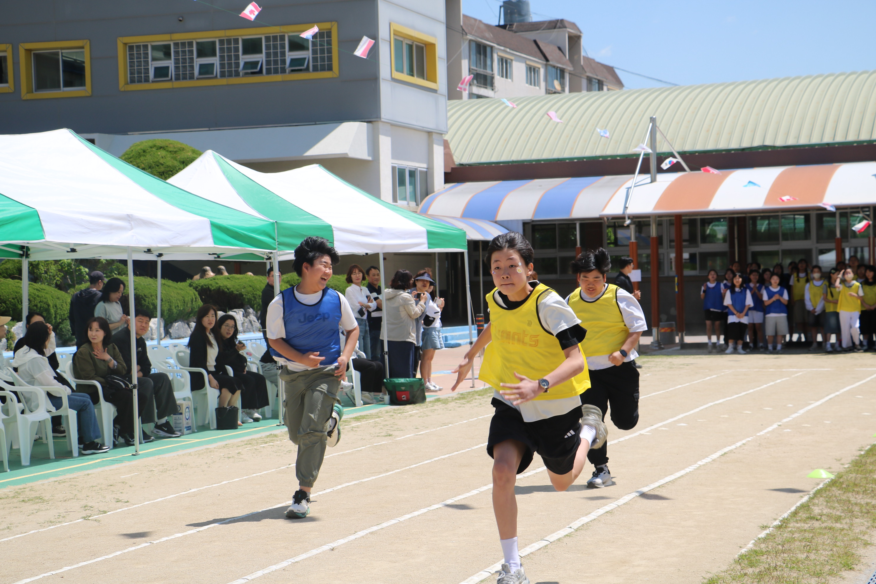 위성초, 거센 바람도 뚫지 못한 우리들의 뜨거운 열정 - 관련이미지2