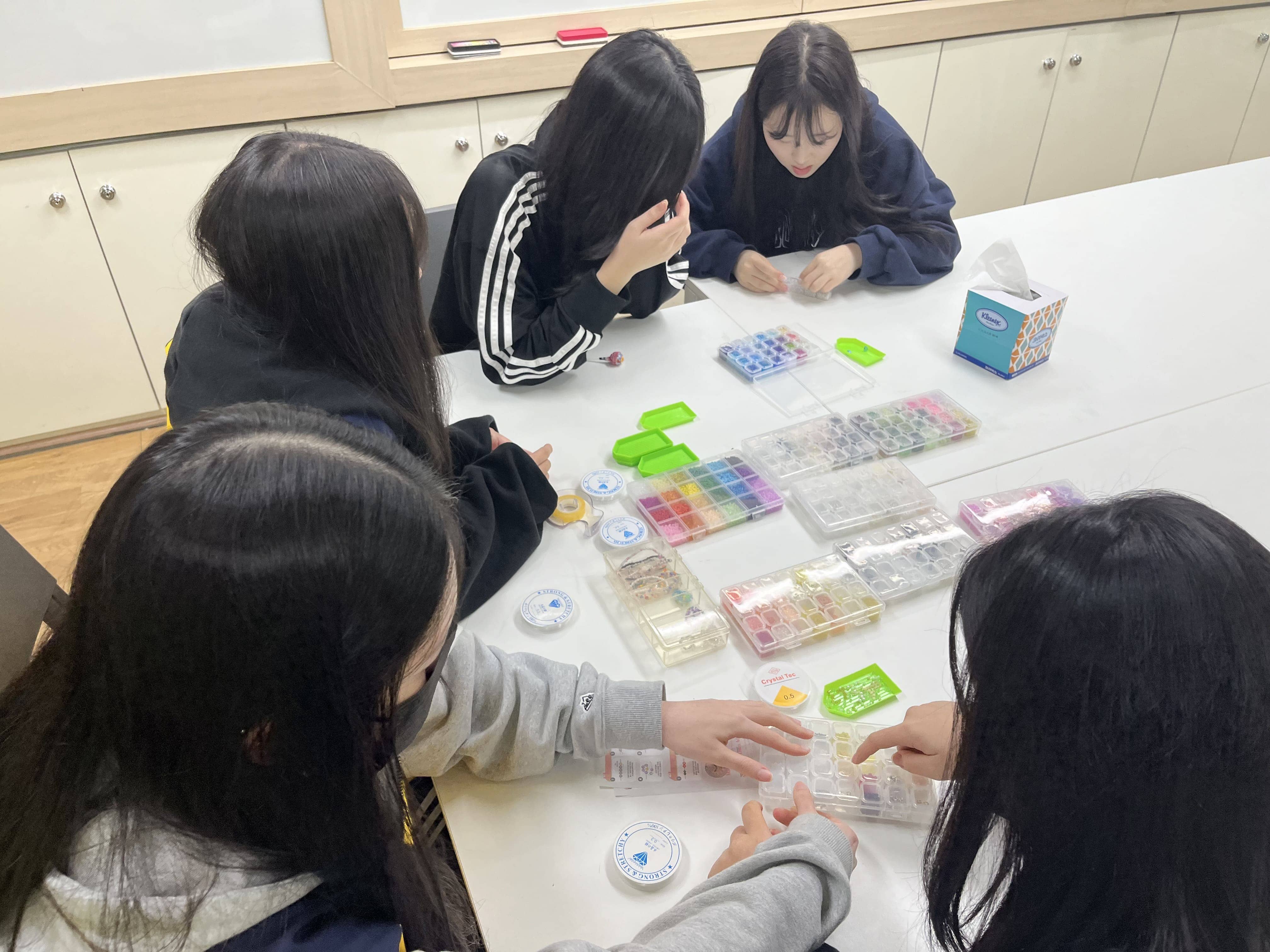 창원토월고, “쓰담쓰담! 괜찮아, 네 옆엔 내가 있잖아.”  - 관련이미지1