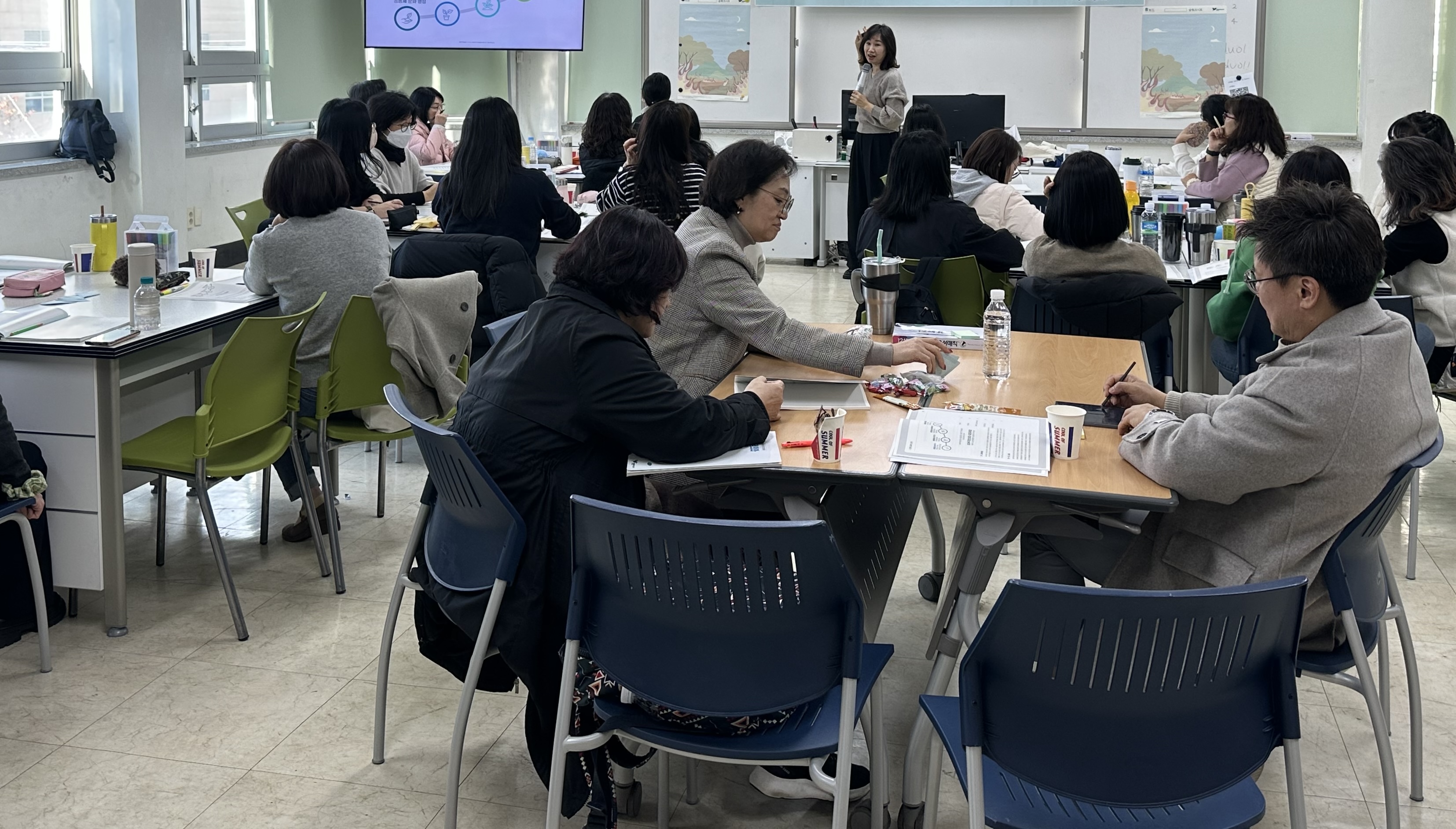 밀양교육지원청, 2025. 학교폭력 및 디지털 성범죄 예방교육‘존중의 약속 만들기’강사 역량 양성 연수 실시 - 관련이미지1