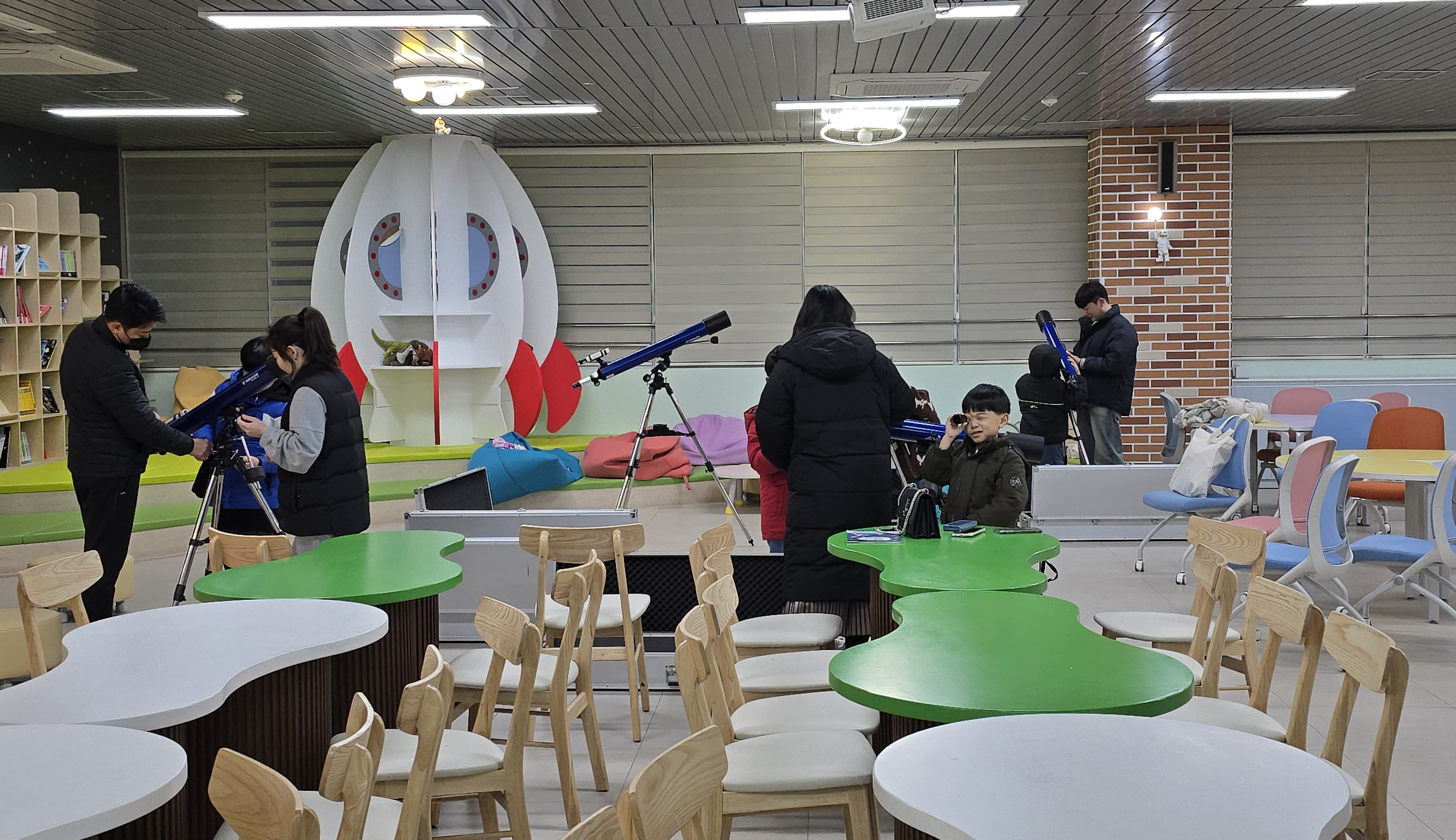 경남과학교육원, 올해 첫 토요 천체관측교육 ‘성황’ - 관련이미지1