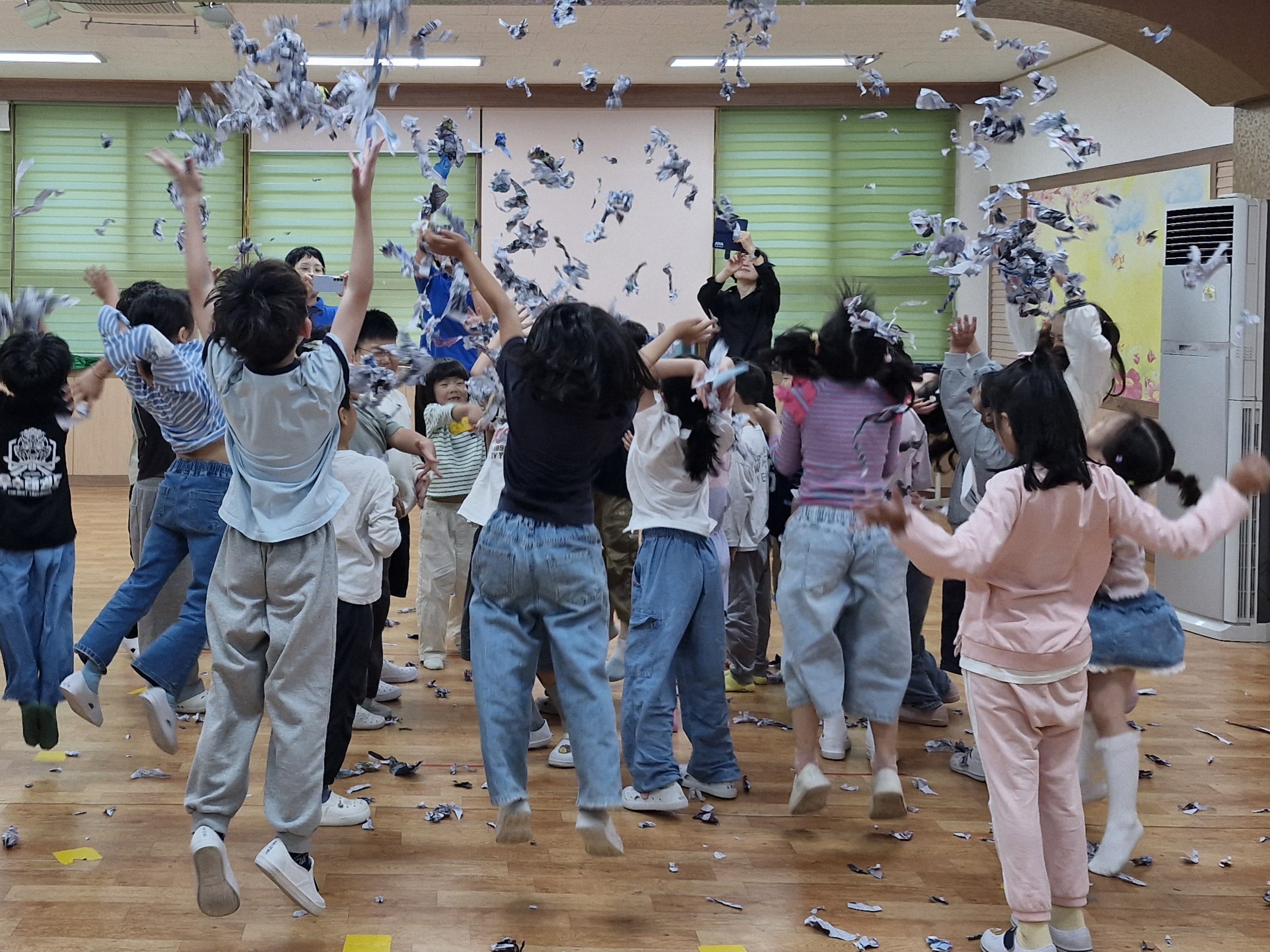 월포초, 어린이집 동생들과 ‘화풀이 캠프’로 마음을 잇다 - 관련이미지1