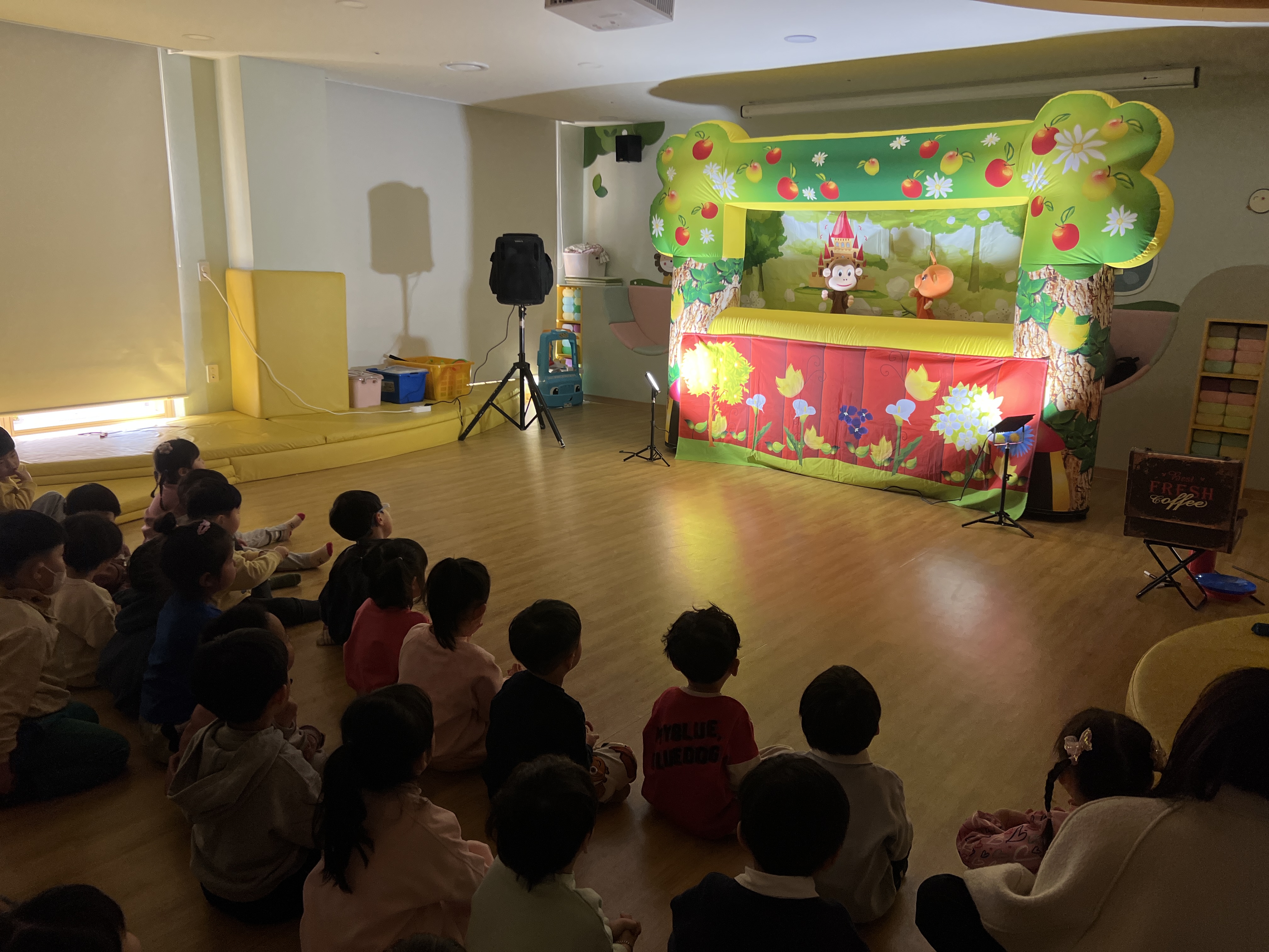 가촌초병설유치원, 찾아가는 "성폭력 예방 인형극" 관람  - 관련이미지1