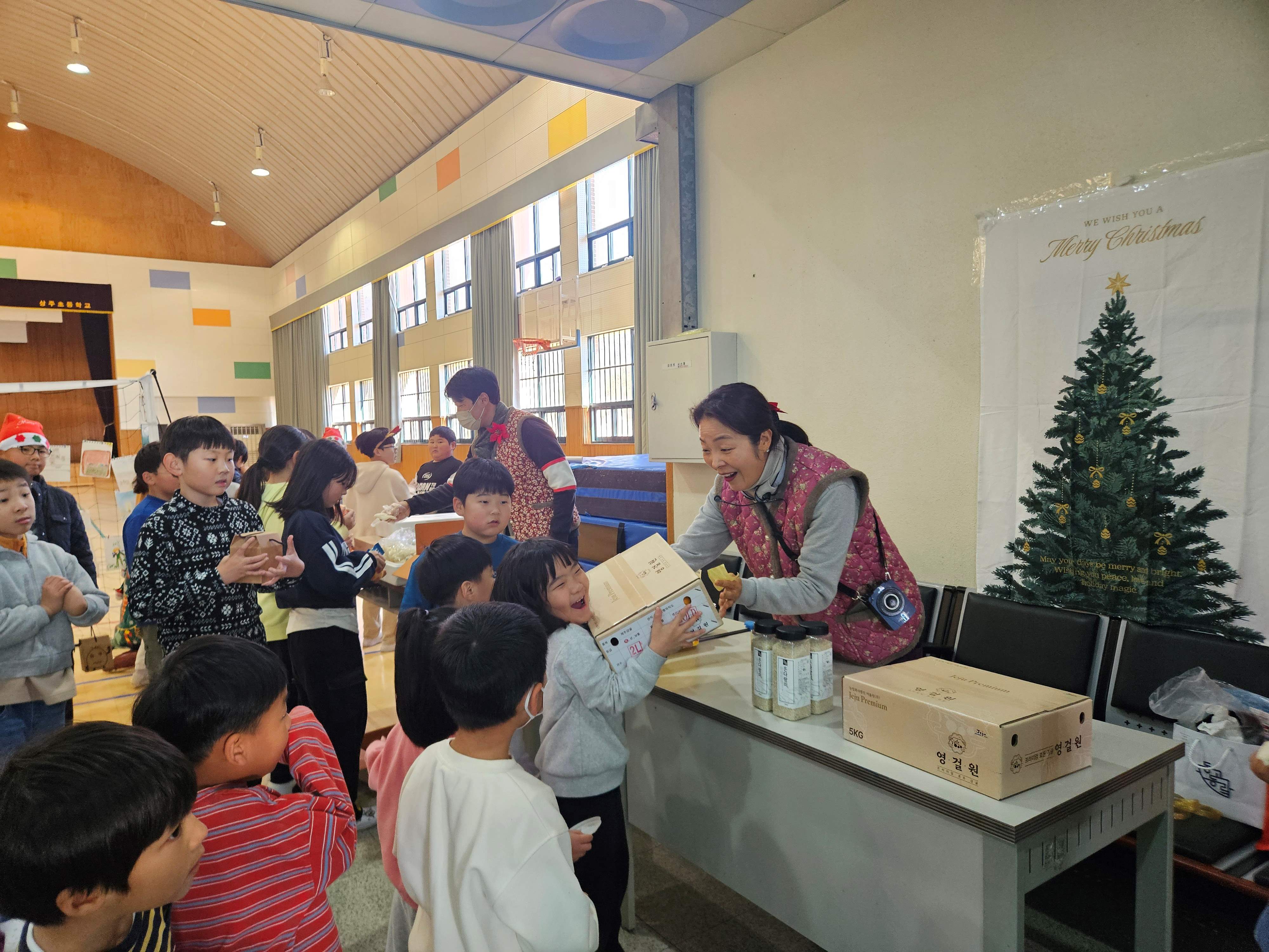 상주초, ‘다랑논 어린 농부 팜파티’열고 지역사회와 따뜻한 떡나눔 펼쳐 - 관련이미지3