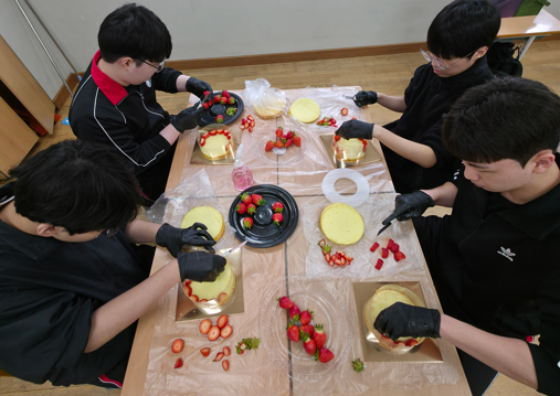 "현장체험학습 대신 찾아온 특별한 하루… 아이들 마음에 웃음 되찾아" 경상남도교육청 낙동강학생교육원 '낙동탄탄' 프로그램 운영  - 관련이미지1