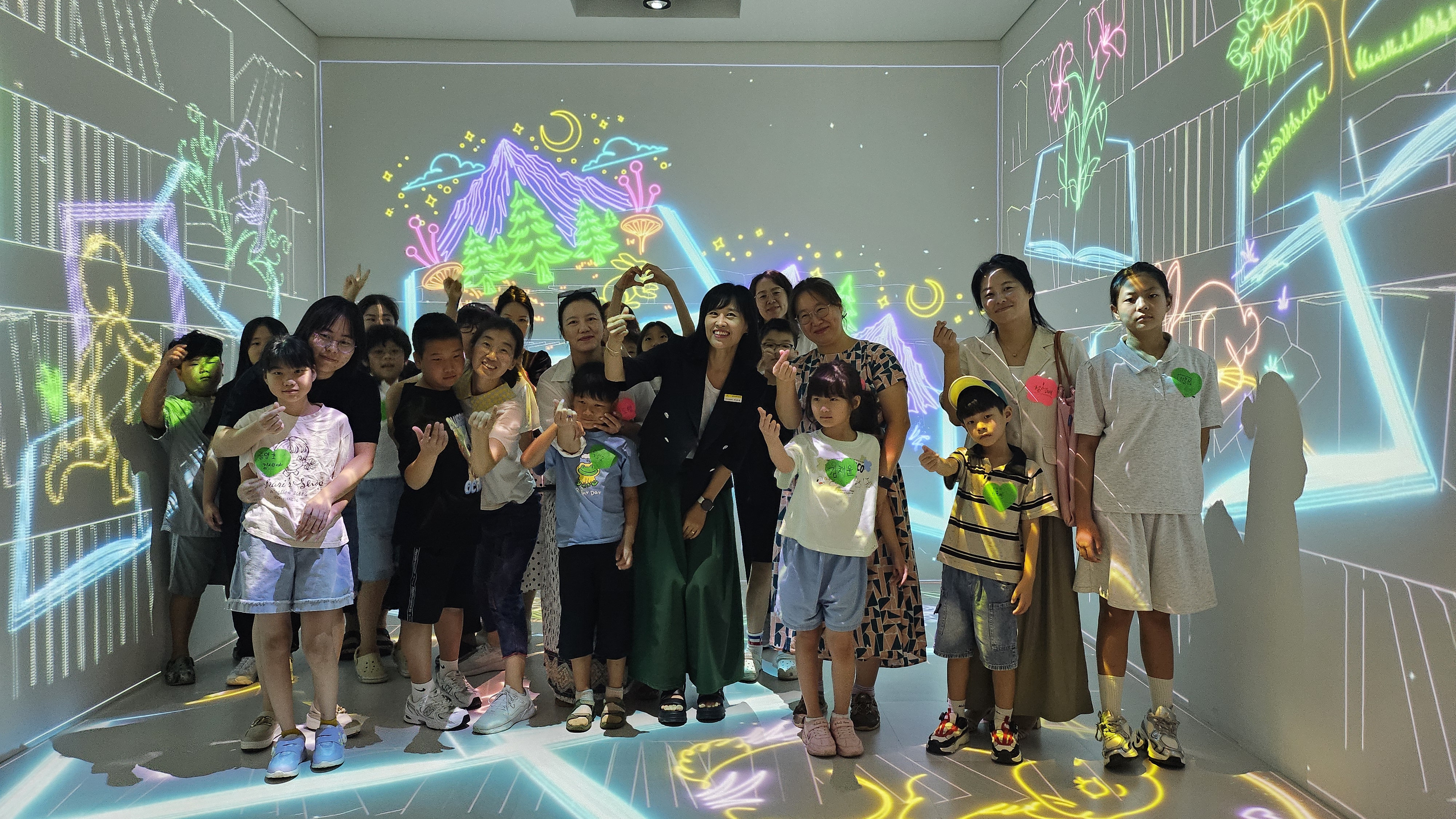 책으로 이어진 가족 간 깊은 소통의 장 - 관련이미지2