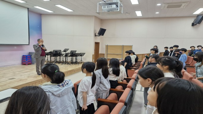 장재초, 교장선생님과 함께 하는 인사예절교육 실시 - 관련이미지2