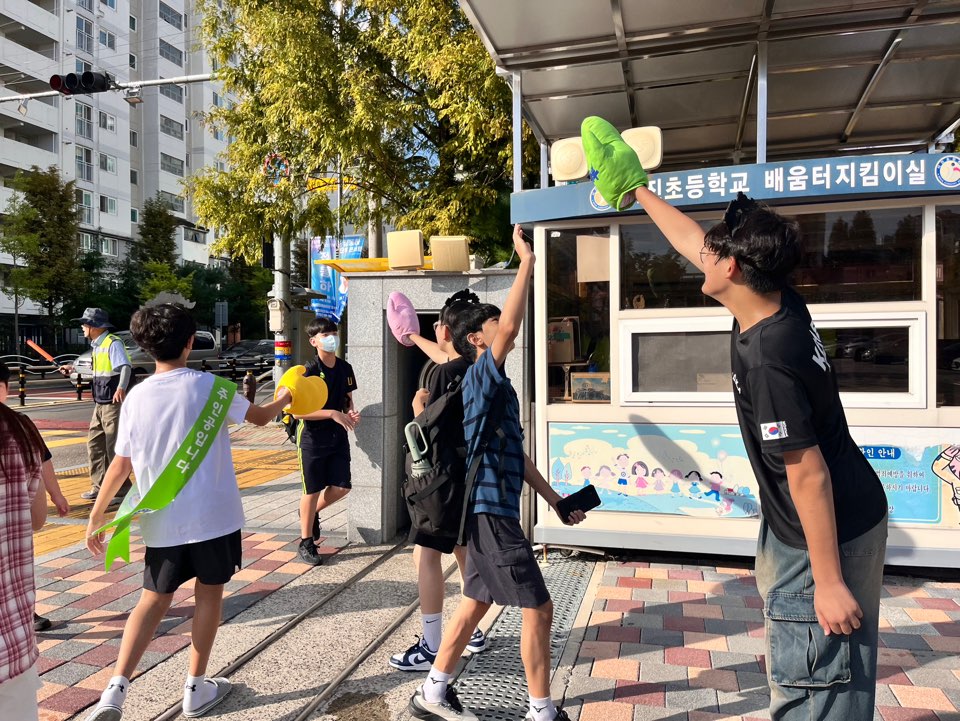 진주 서진초등학교, "마음이 자라는 학교폭력 예방 캠페인" 개최 - 관련이미지2