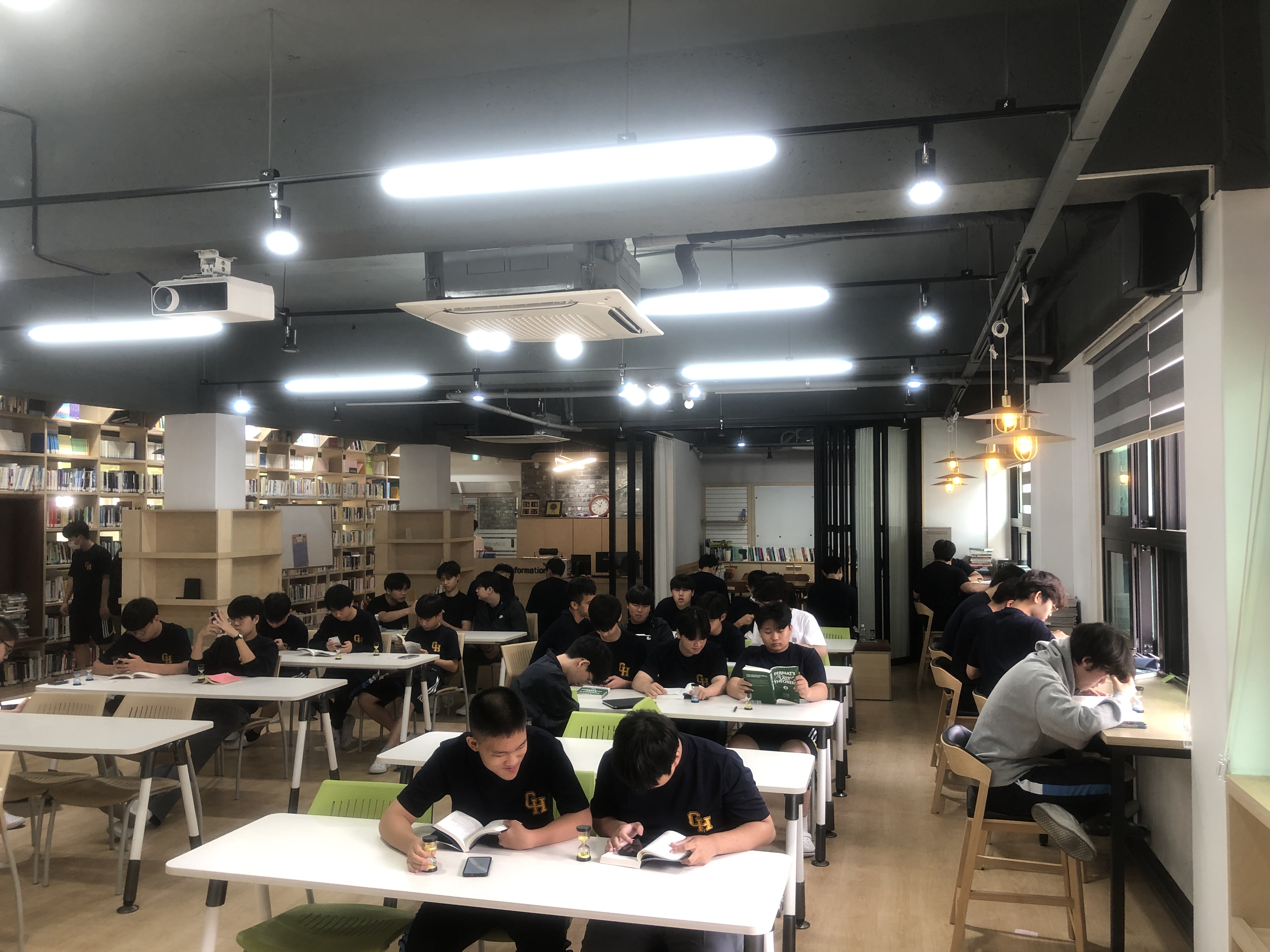 김해고, 학생 맞춤형 독서 프로그램 ‘10분 리딩 런(Reading Run)’, ‘북런클럽’ 운영 - 관련이미지1