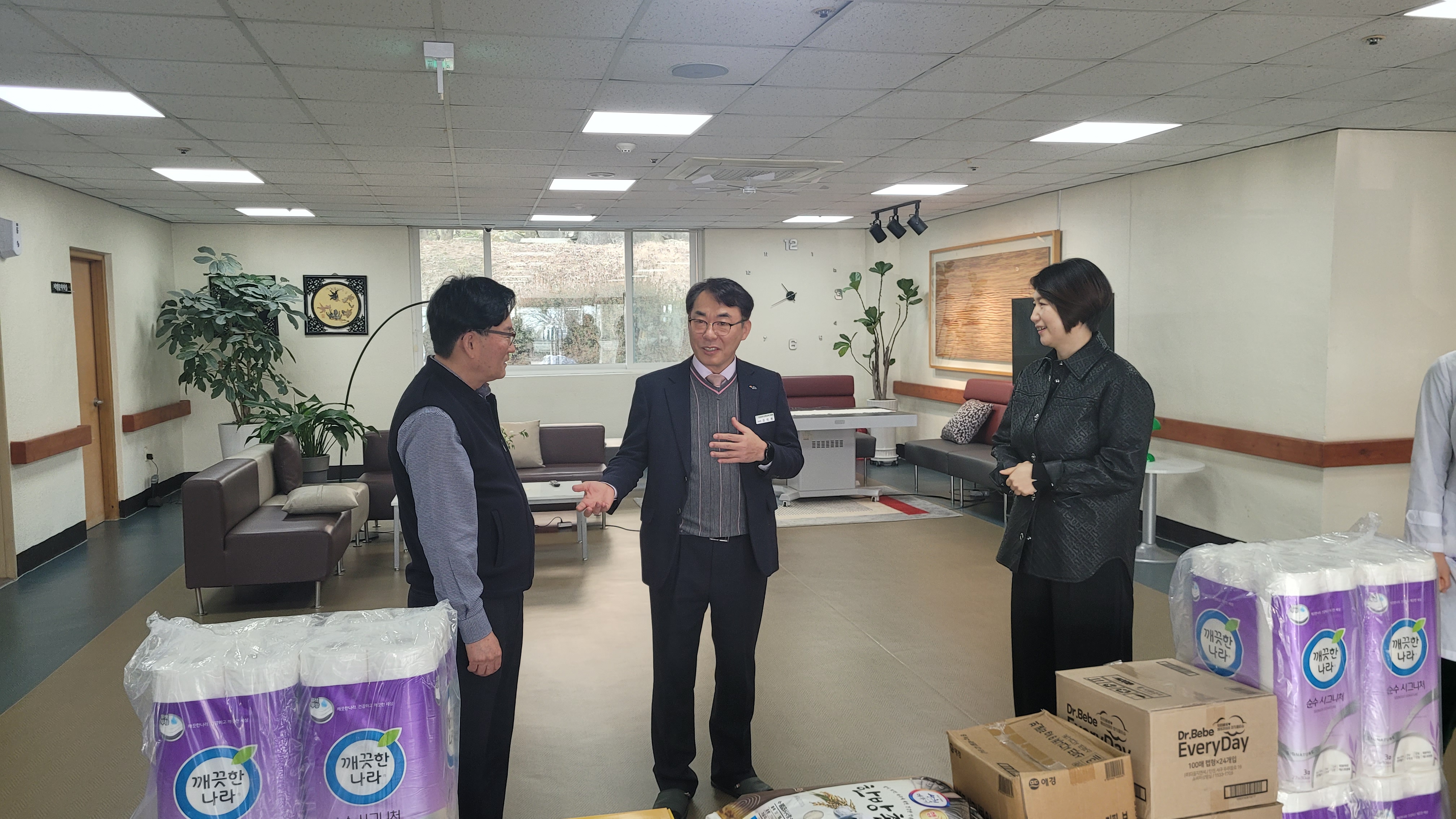 산청교육지원청 함께 꽃피우는 청렴봉사 동아리‘나누미’  설 명절 이웃돕기 실시 - 관련이미지2