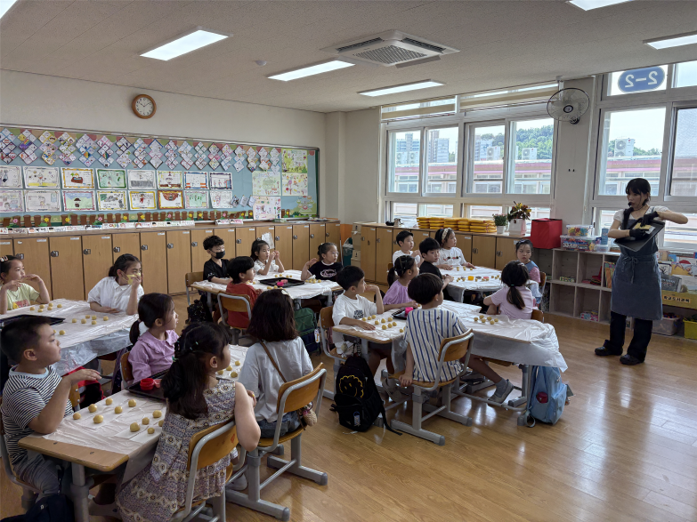 밀성초, 전교생 대상으로 ‘참바른빛 진로 체험 주간’ 개최 - 관련이미지1