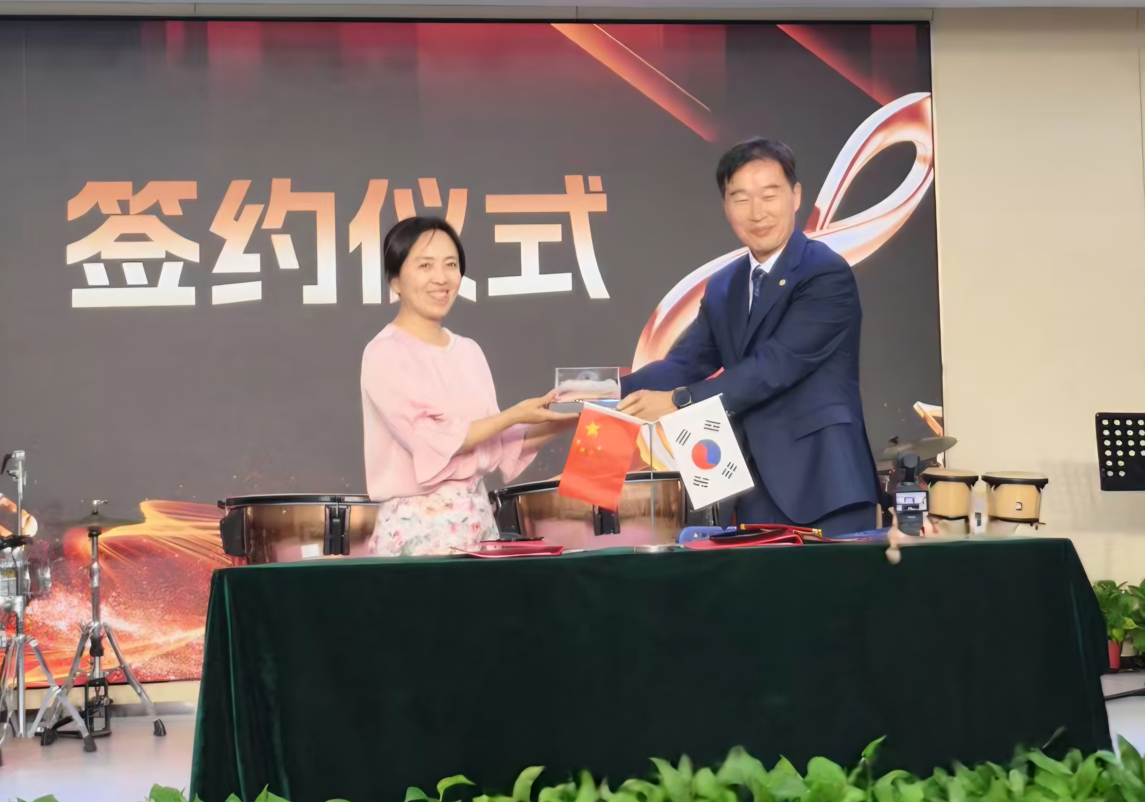 진주교대부설초, 선율로 잇는 한·중 우정 교류 성료 - 오케스트라 합동 연주회 및 MOU 체결식 진행 - 관련이미지2