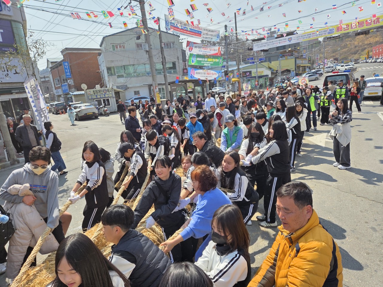 칠원중학교, 칠원고을줄다리기에서 전통을 잇다 - 관련이미지1