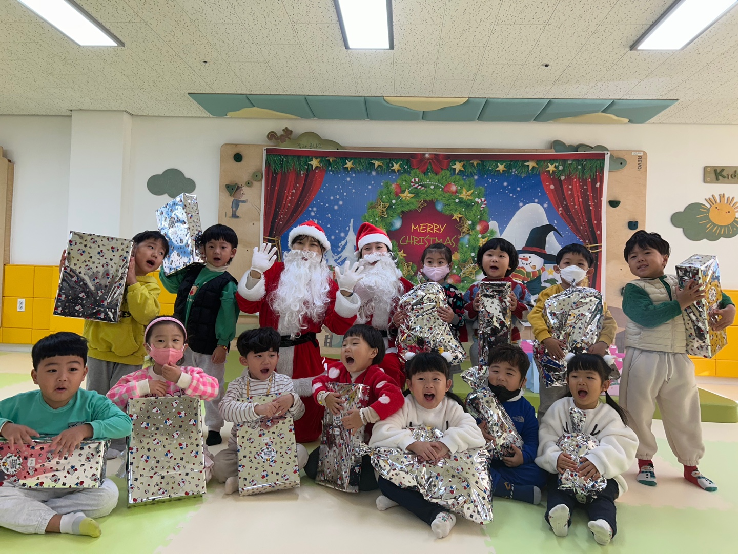 양산교육지원청, 엄마 산타가 나타났다!! - 관련이미지3