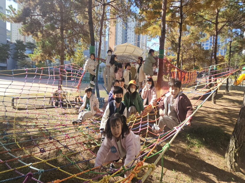 무동꿈유치원, 생태밧줄놀이 운영  - 관련이미지2