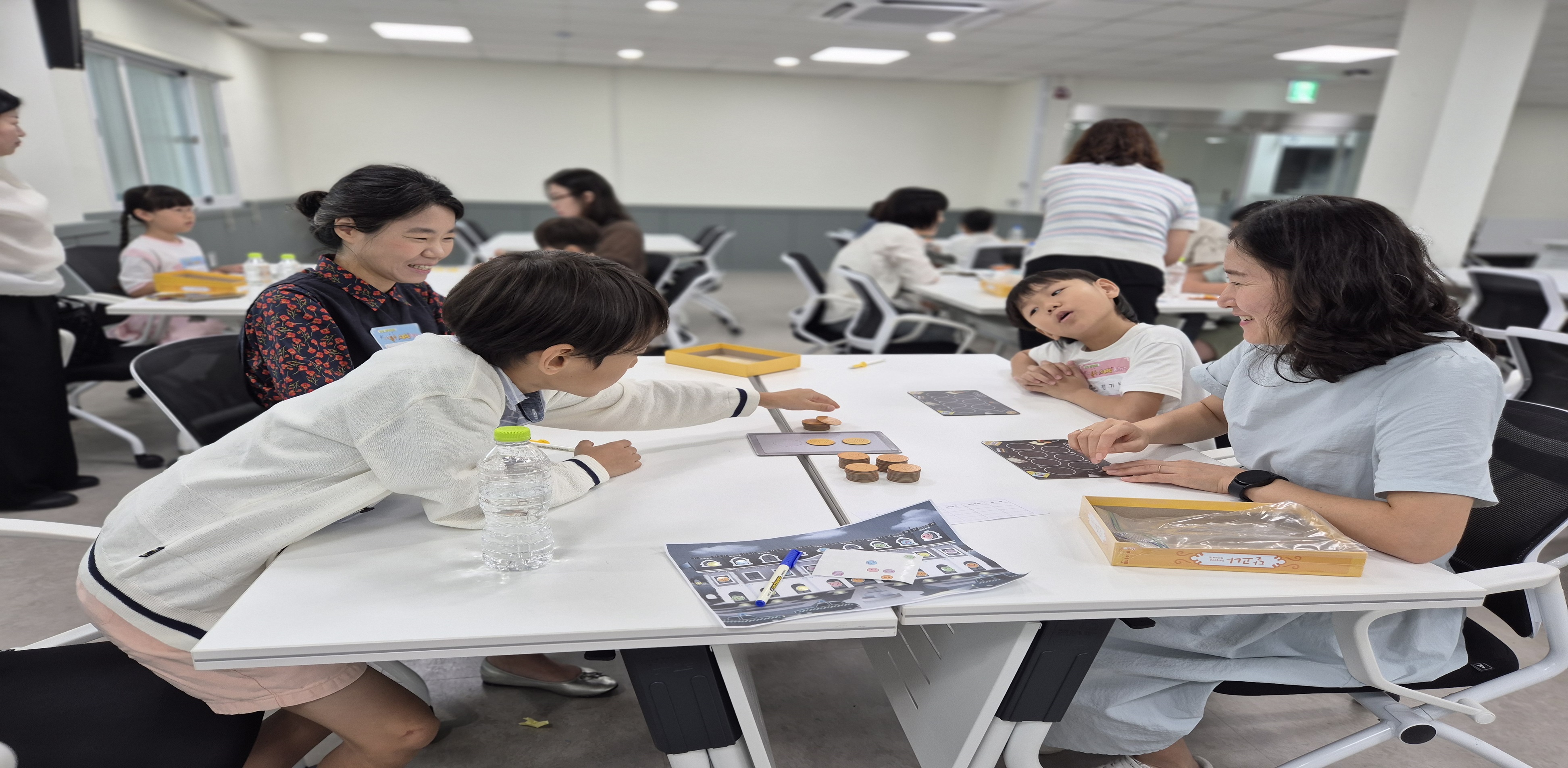 함안교육지원청,‘가족톡톡 클래스’로 소통과 힐링을 한 번에 - 관련이미지3