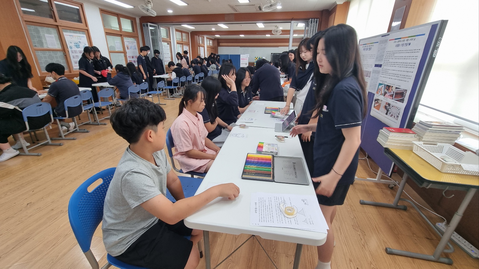 하동중앙중, 공동학교 체험 수학의 날 개최-수학부터 음악회까지, 눈높이 설명과 질문으로 <선후배 상생의 배움> 실현 초·중 연계 교육의 모델 제시 - 관련이미지1