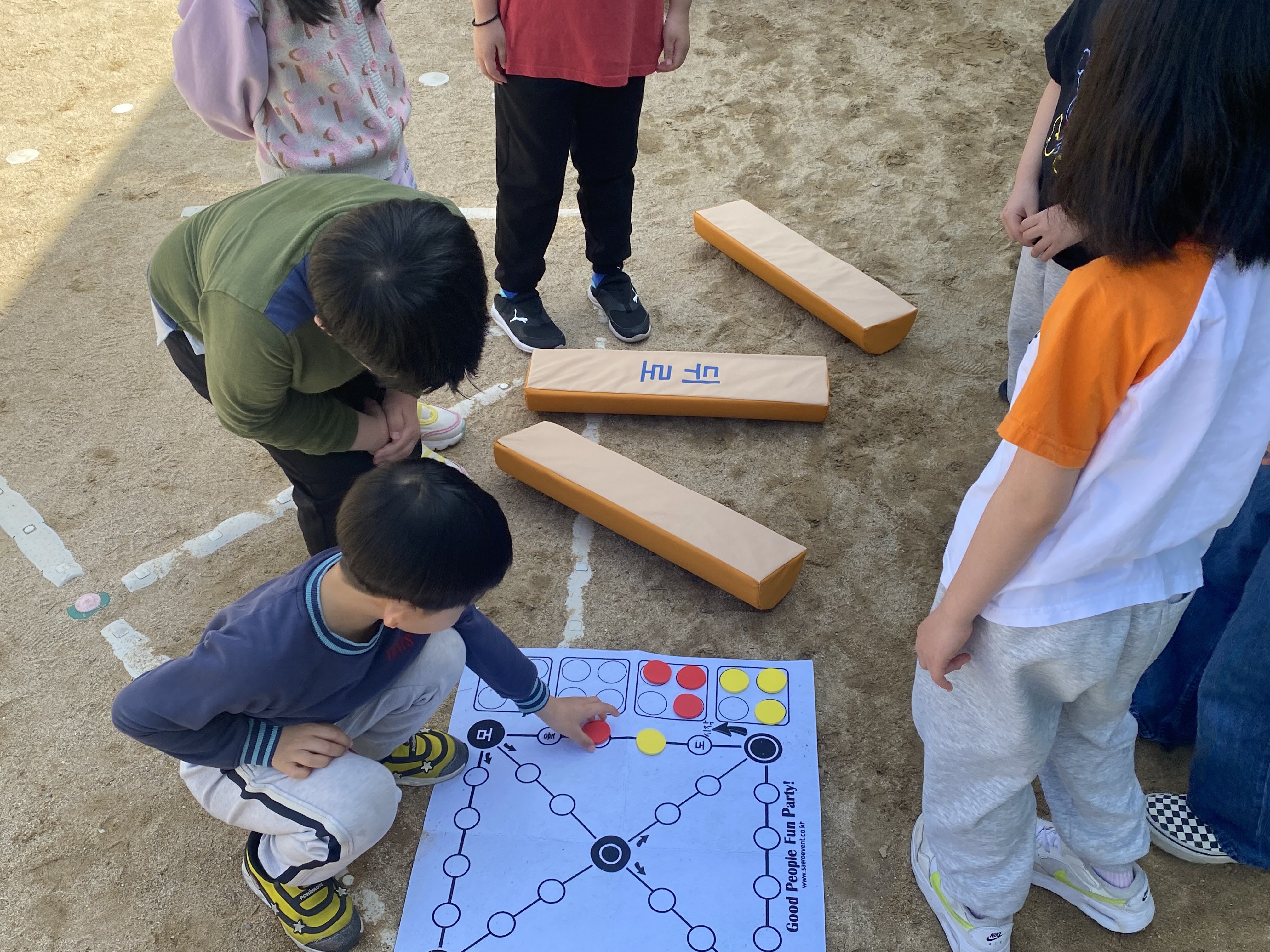 창원 용남초, 교외 체험 대신 ‘학교 안 축제’로… 인솔 책임 우려에 새로운 방식 모색 - 관련이미지1