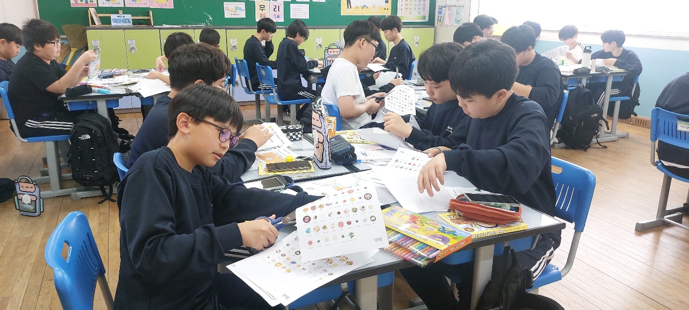 함안중, 유익하고 즐거운‘비경쟁 독서토론회’ - 관련이미지2