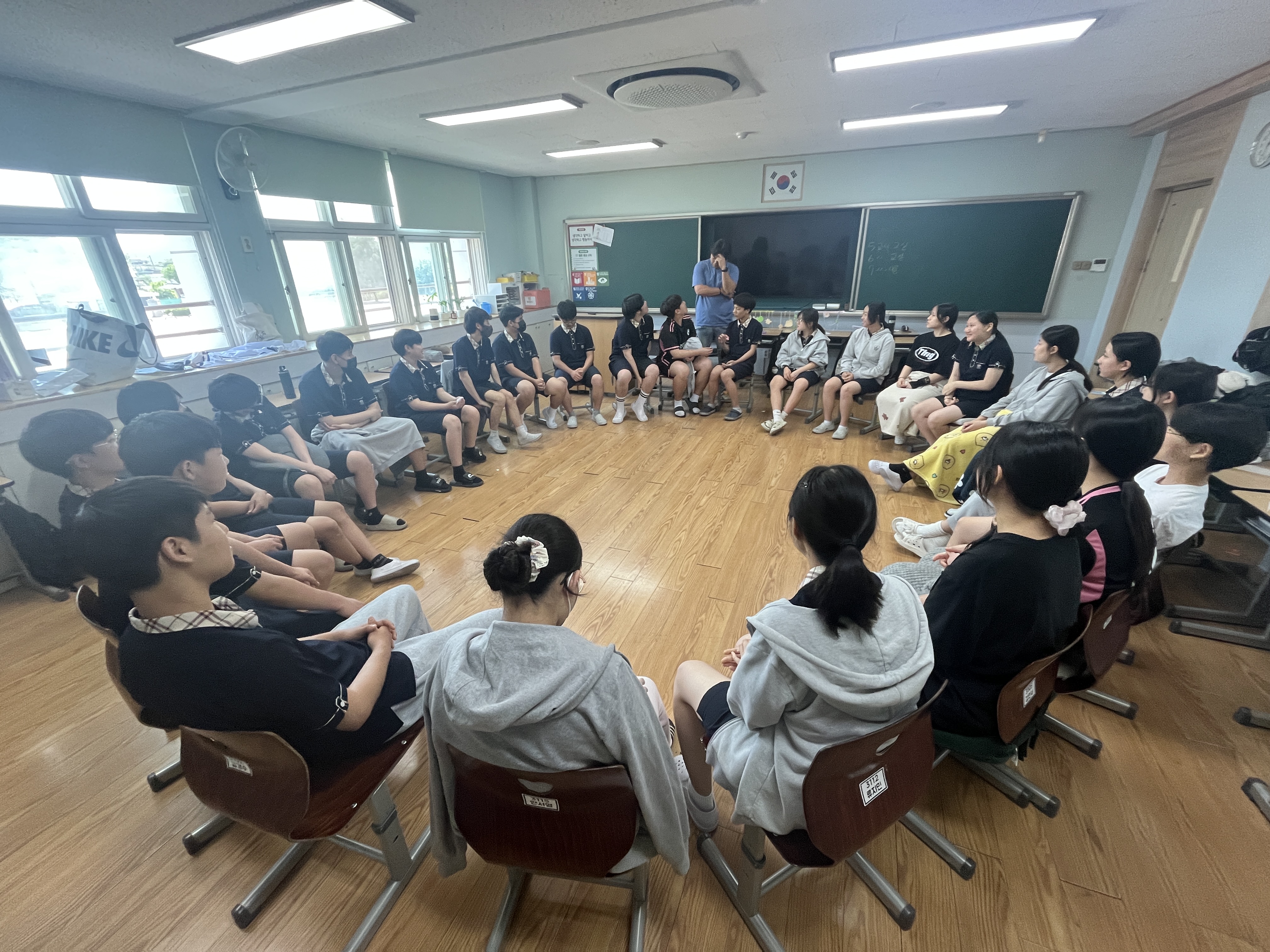 칠성중, 관계회복에서 공동체 성장까지 함께한 특별한 하루 - 관련이미지1