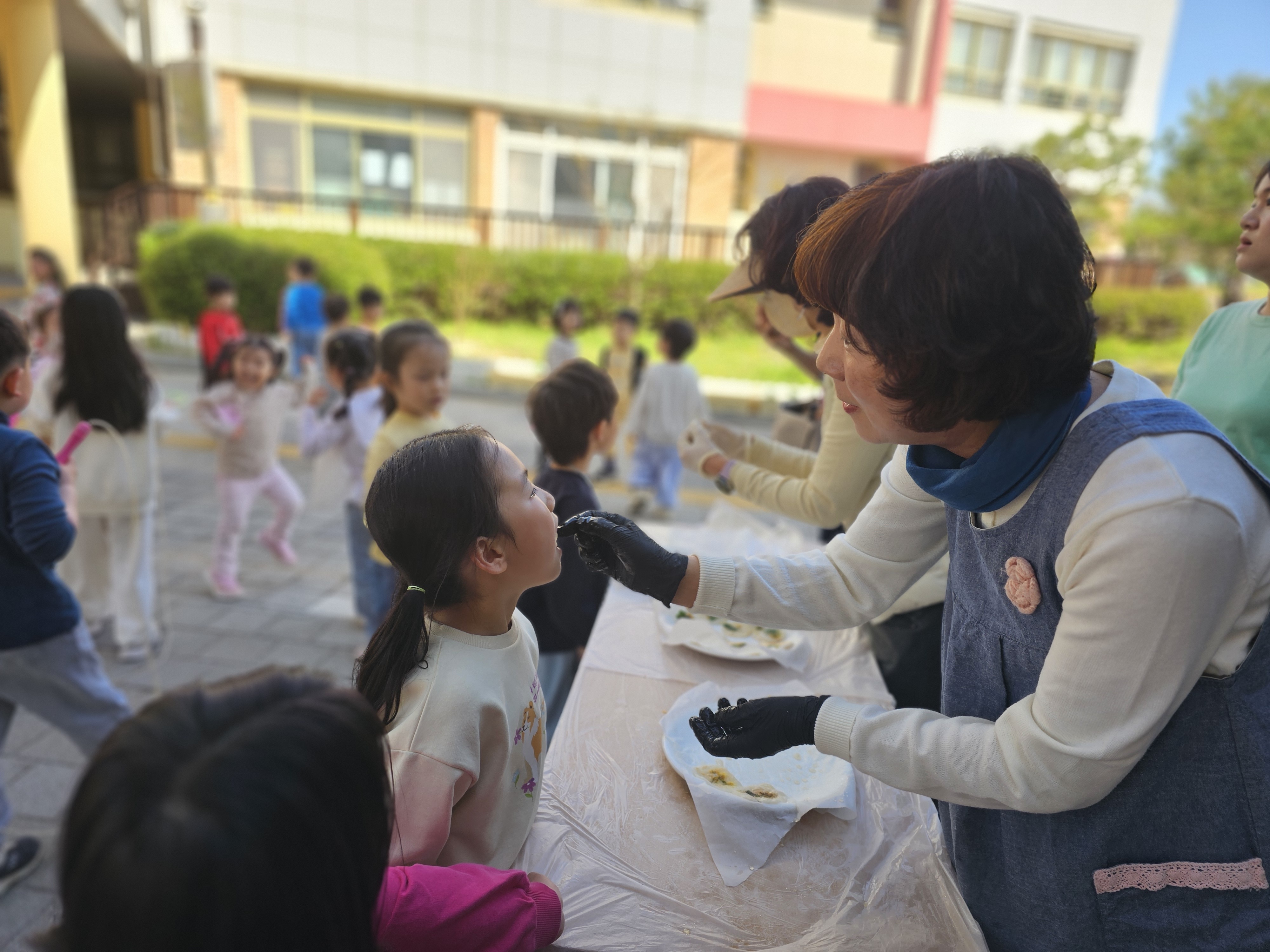 장유유치원, 교육 공동체가 함께한  ‘화전 먹는 날’운영 - 관련이미지3