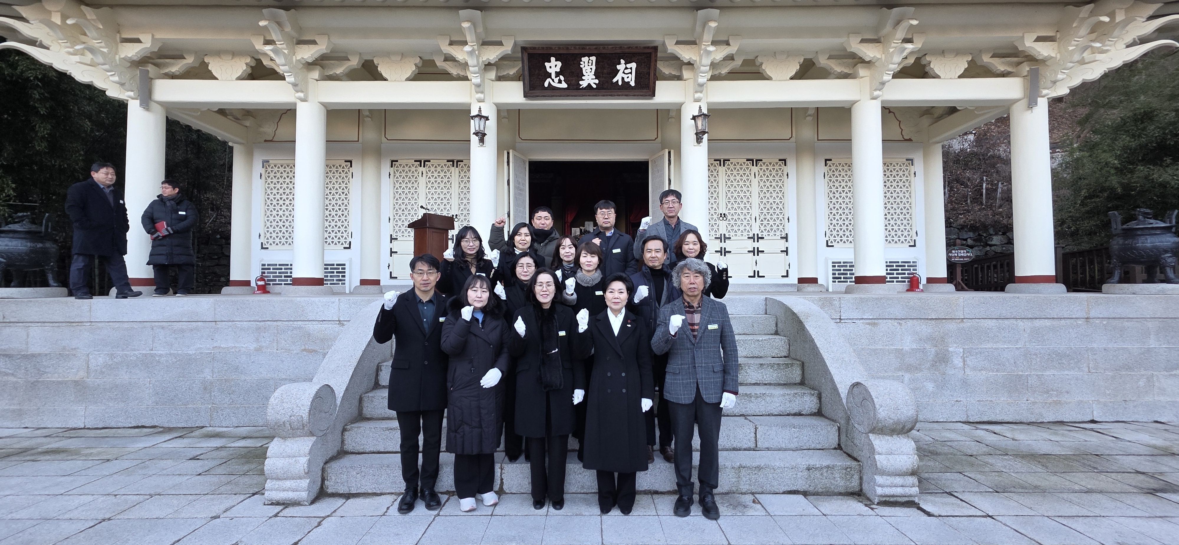 의령교육지원청 충혼탑·충익사 신년참배 - 관련이미지1