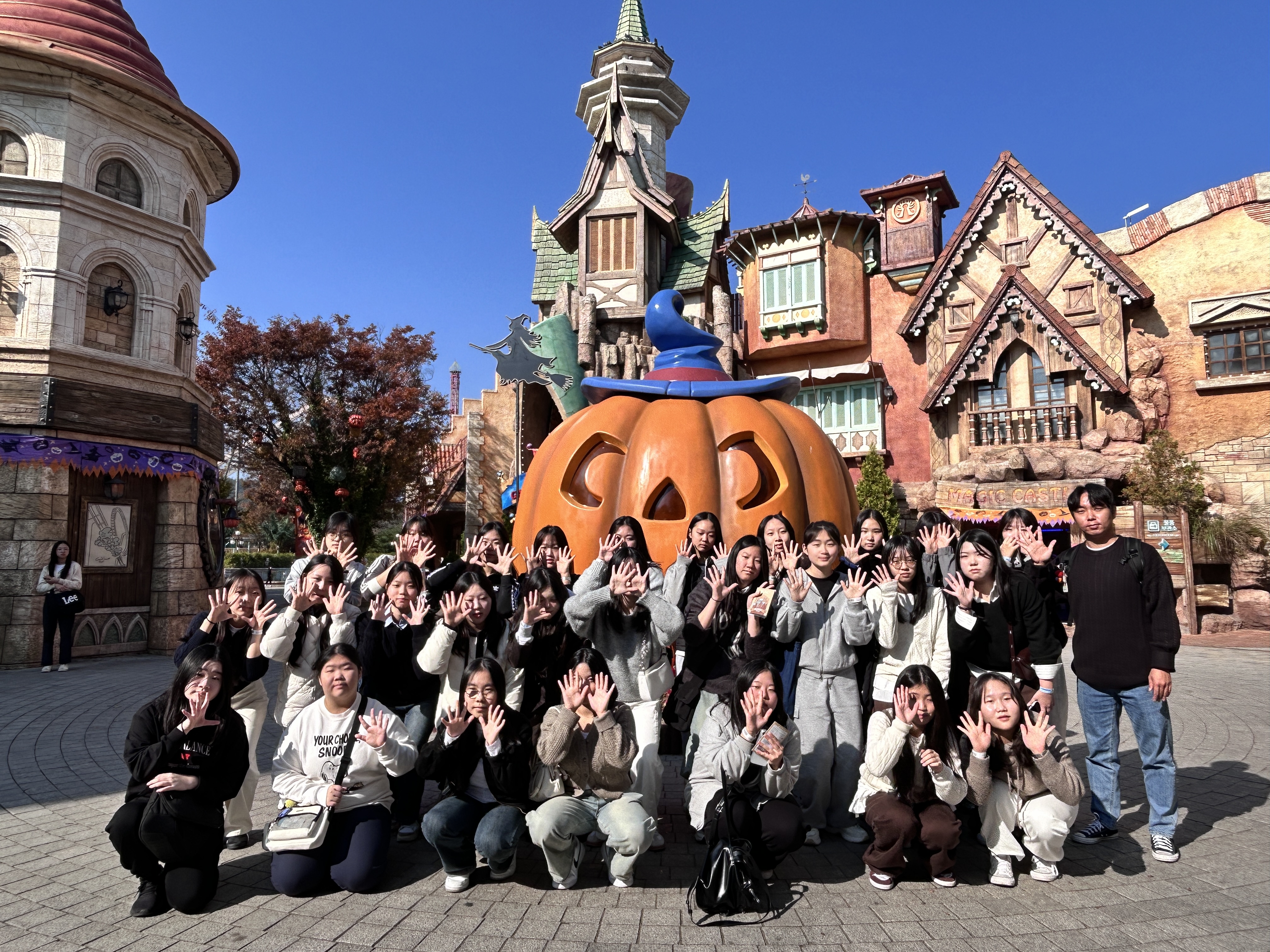 마산무학여자중학교, 3학년 ‘H(HISTORY)&amp;P(PLAY)’ 현장체험학습 실시 – 역사와 놀이로 배우는 하루, 경주에서 뜻깊은 추억 쌓다 - 관련이미지3