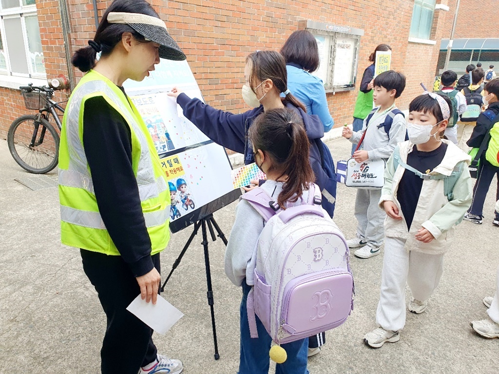 풍호초, 안전한 스쿨존 우리 함께 만들어요 - 관련이미지3