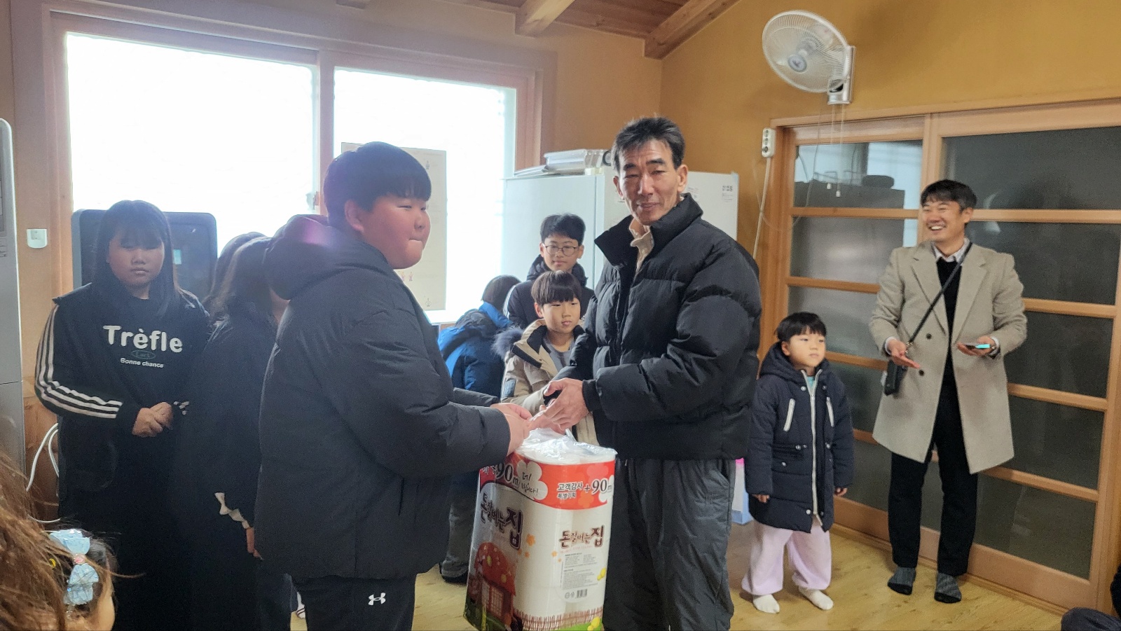 산청 금서초 지역 사랑 나눔 행사 실시 - 관련이미지1
