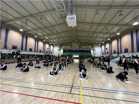 건학 이념을 잇는 퀴즈 한마당, 명신고 ‘명덕신민 골든벨’ 2회째 개최 - 관련이미지1