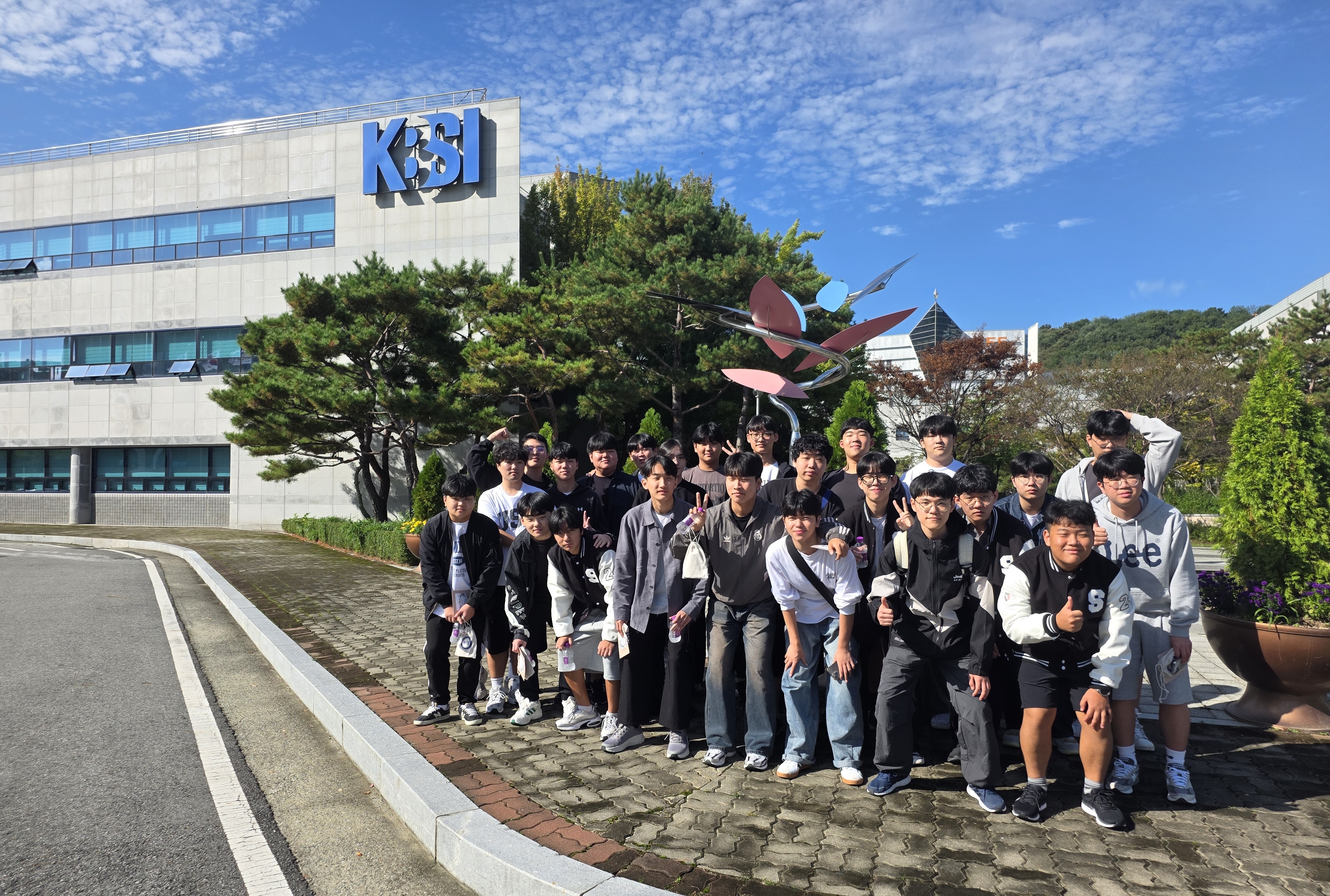 삼천포고, 우주항공 OJT 체험학습 통해 미래 항공우주 인재 양성 나서 - 관련이미지1