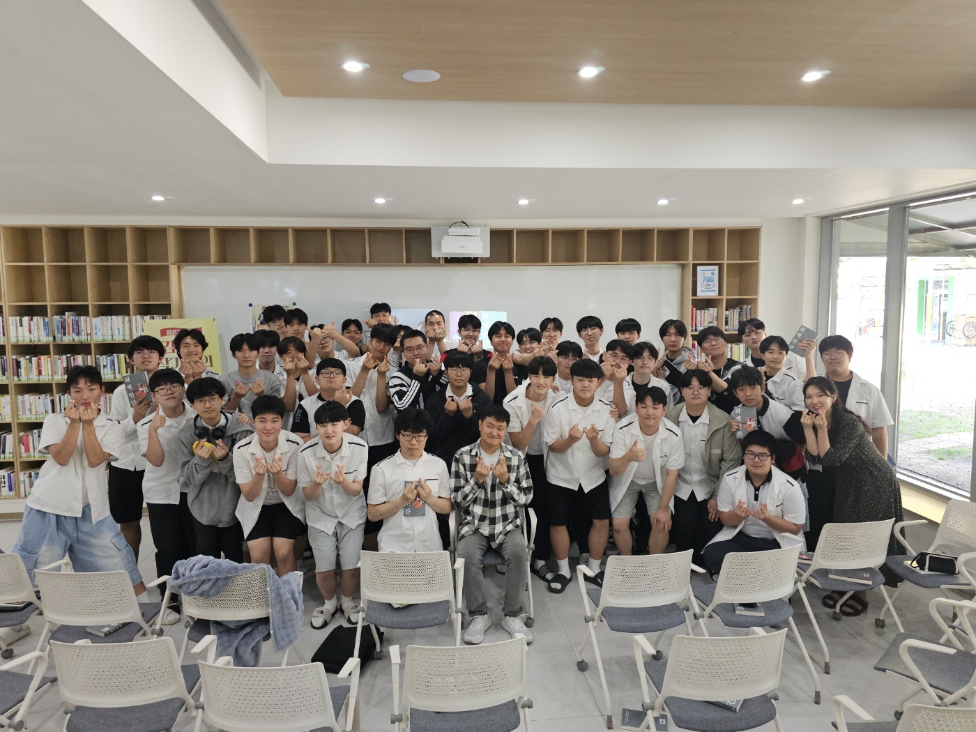 합천고, ‘회색인간‘ 김동식 작가와 함께하는 ‘인생을 바꾸는 이야기‘ 강연 개최 - 관련이미지3