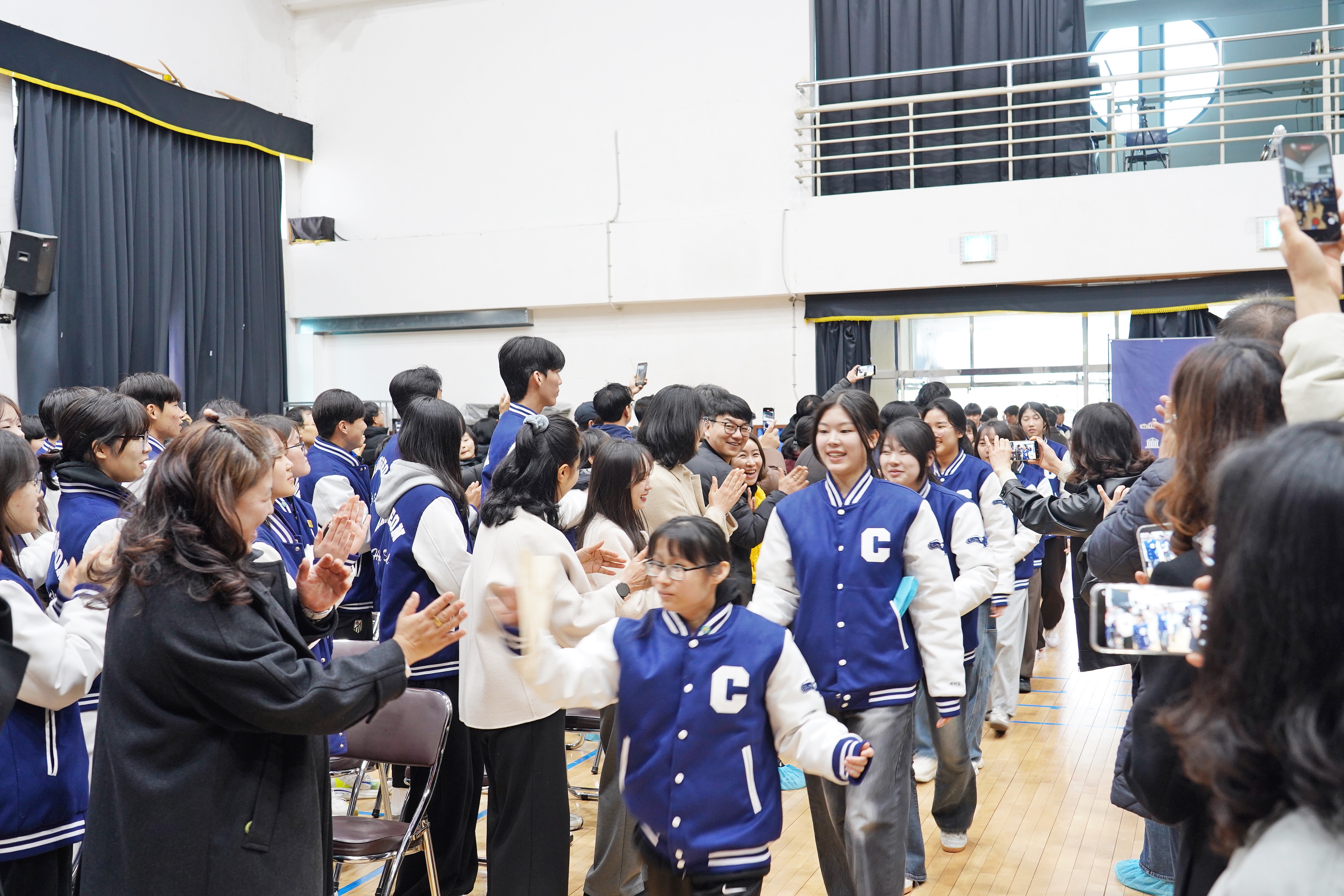 창선고, 궂은 날씨 녹인 뜨거운 입학식 - 관련이미지2