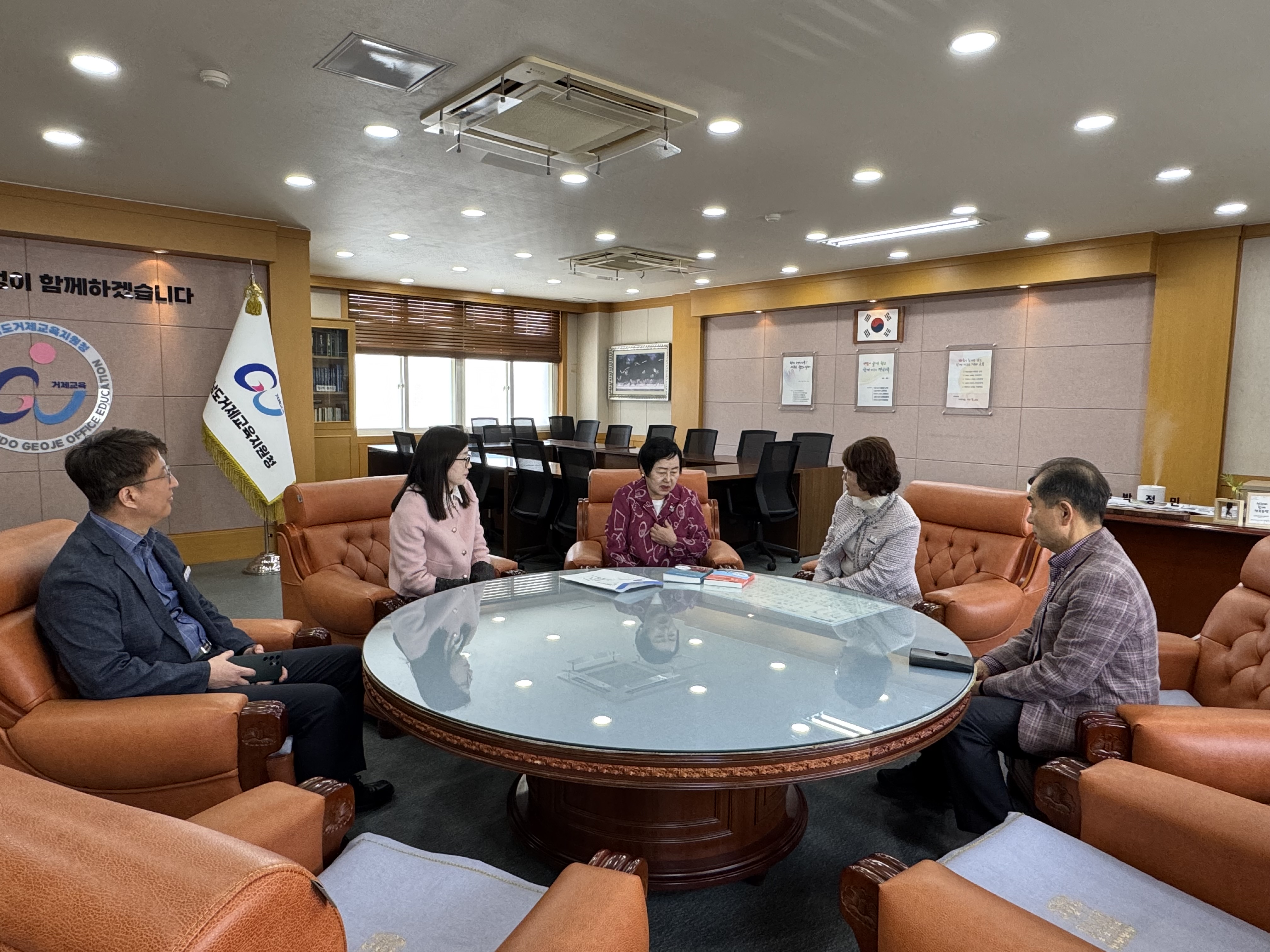 거제교육지원청, 책으로 전해지는 짙고 짙은 거제 사랑  - 관련이미지3