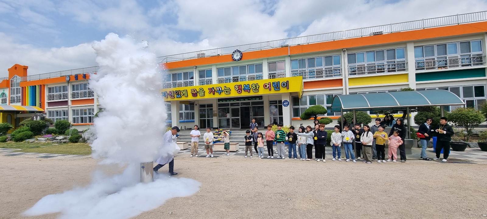 칠곡초, 유치원 연계 ‘과학의 날'행사' 실시  - 관련이미지2