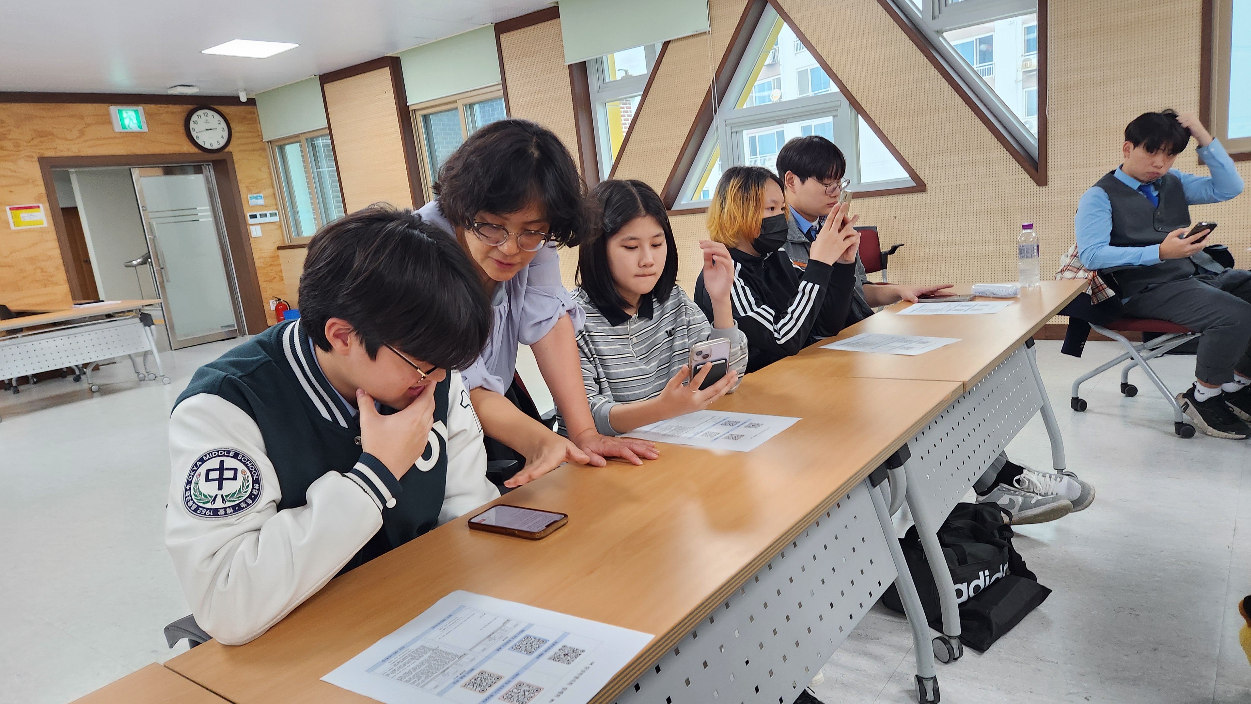 “창녕교육지원청, 미래를 여는 학생 주체성 중심  학생의회 정례회 및 학생회장단 하반기 리더십 연수 개최” - 관련이미지3