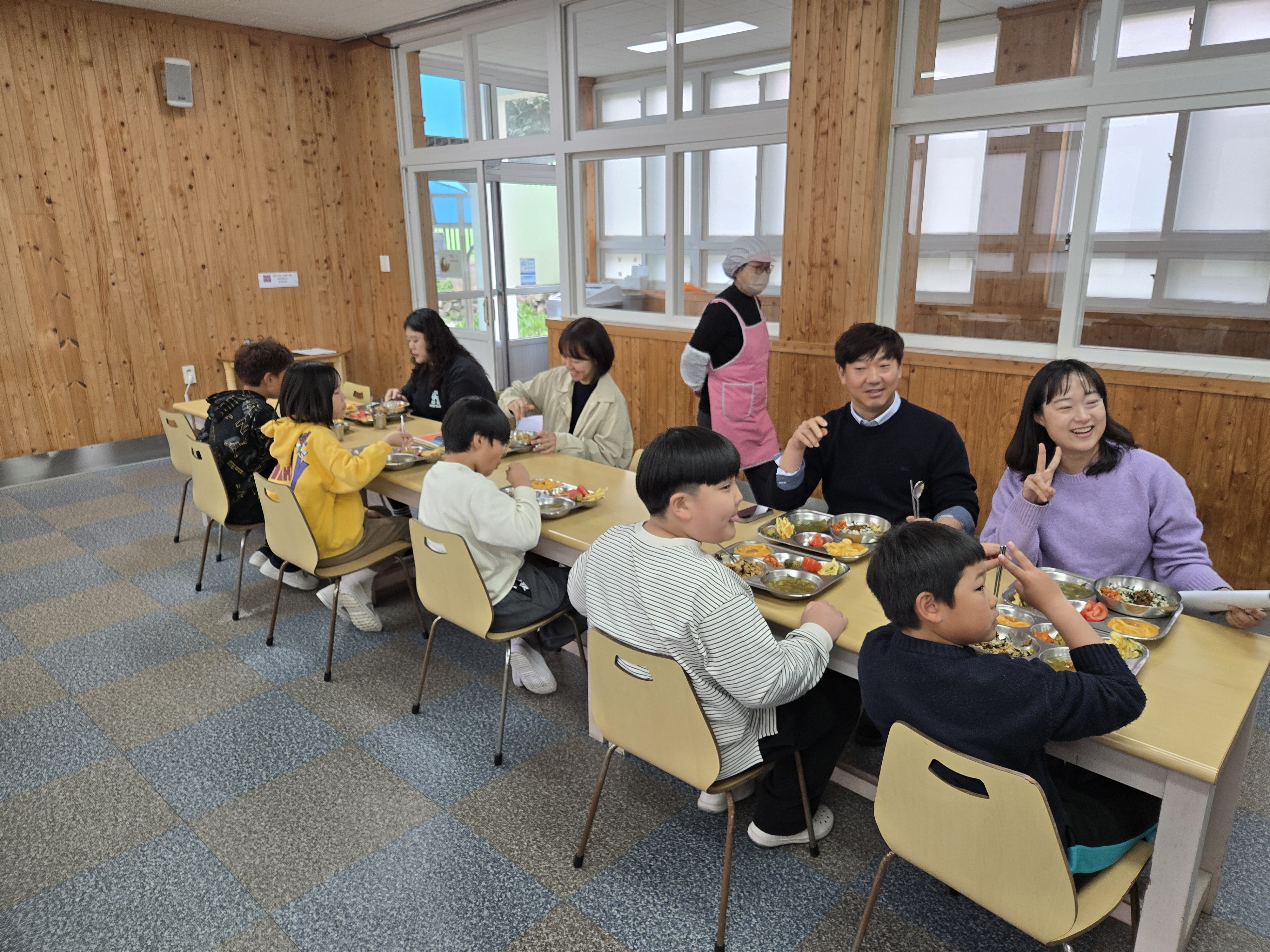 욕지초, 아이·학부모·교사가 함께 보고, 소통하고, 맛보는 행복한 섬 마을 욕지 교육가족의 날! - 관련이미지2