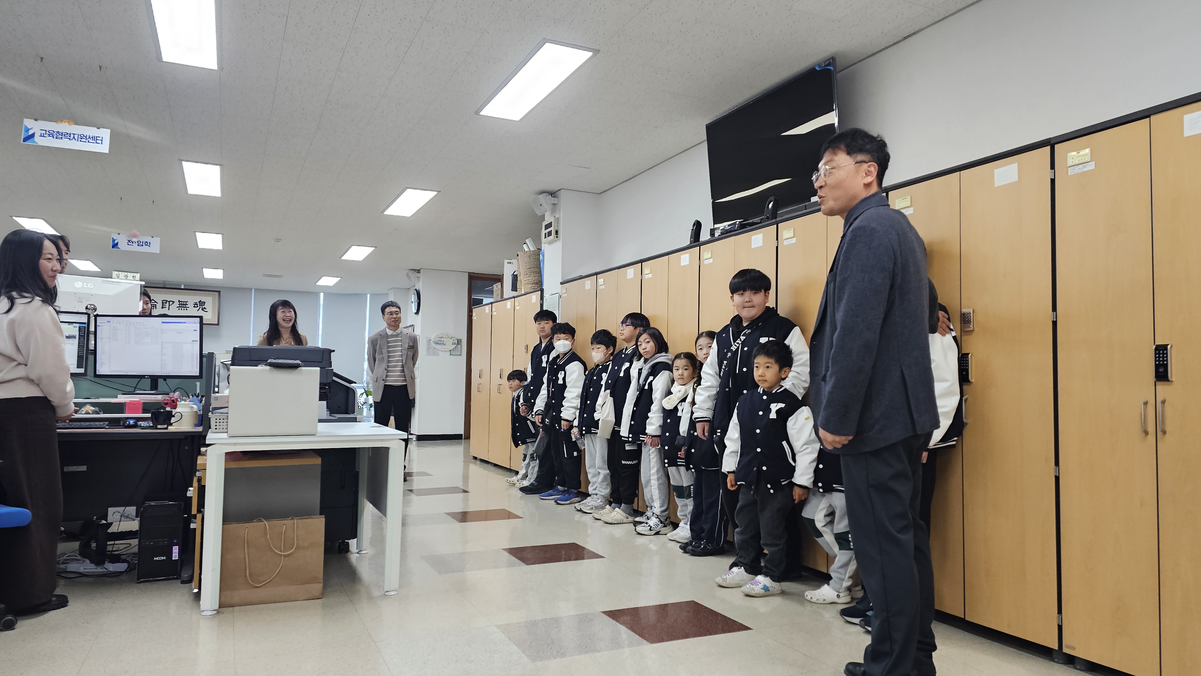 욕지초등학교, 통영교육지원청에서 도예·사진 전시회 개최 - 관련이미지2