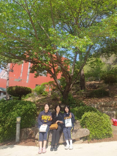 양덕여중, 5월에 핀 제자 사랑 추수지도 여정-‘찾아가는 졸업생 추수지도’를 통해 타시도로 진학한 졸업생 방문 격려 - 관련이미지2