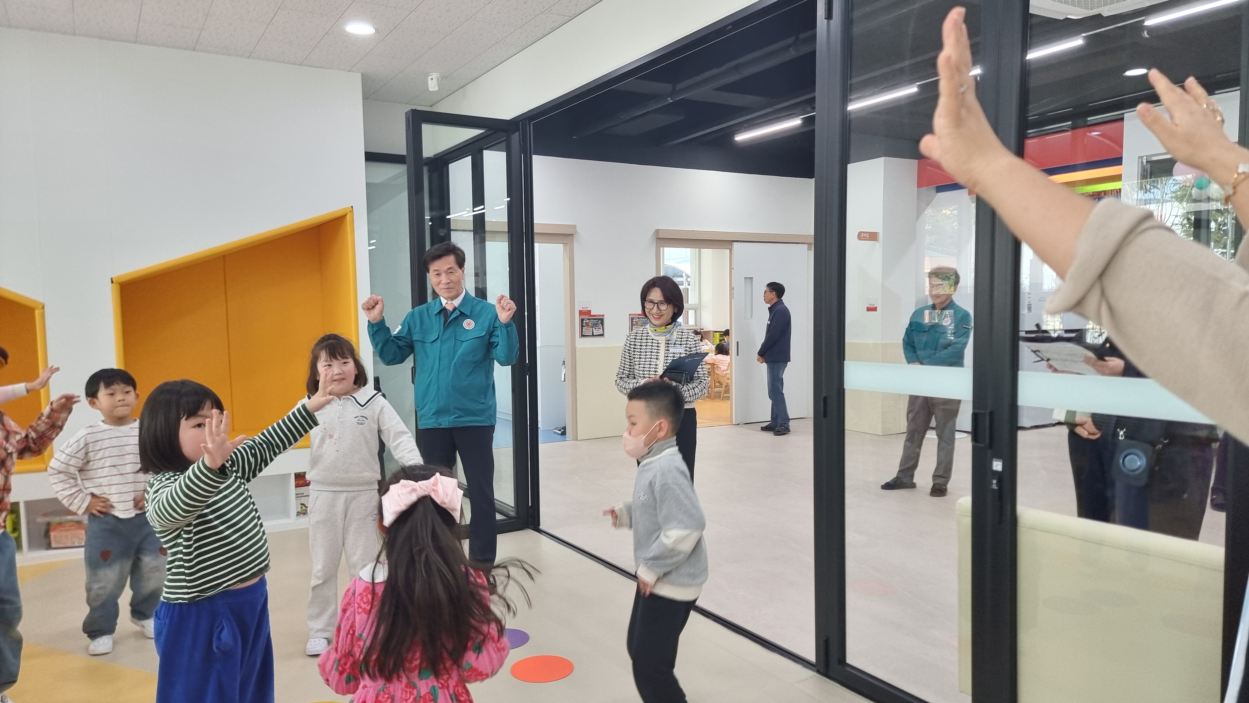 밀양교육장-시장, 「밀양 다봄」현장에서 함께 소통하다. - 관련이미지2