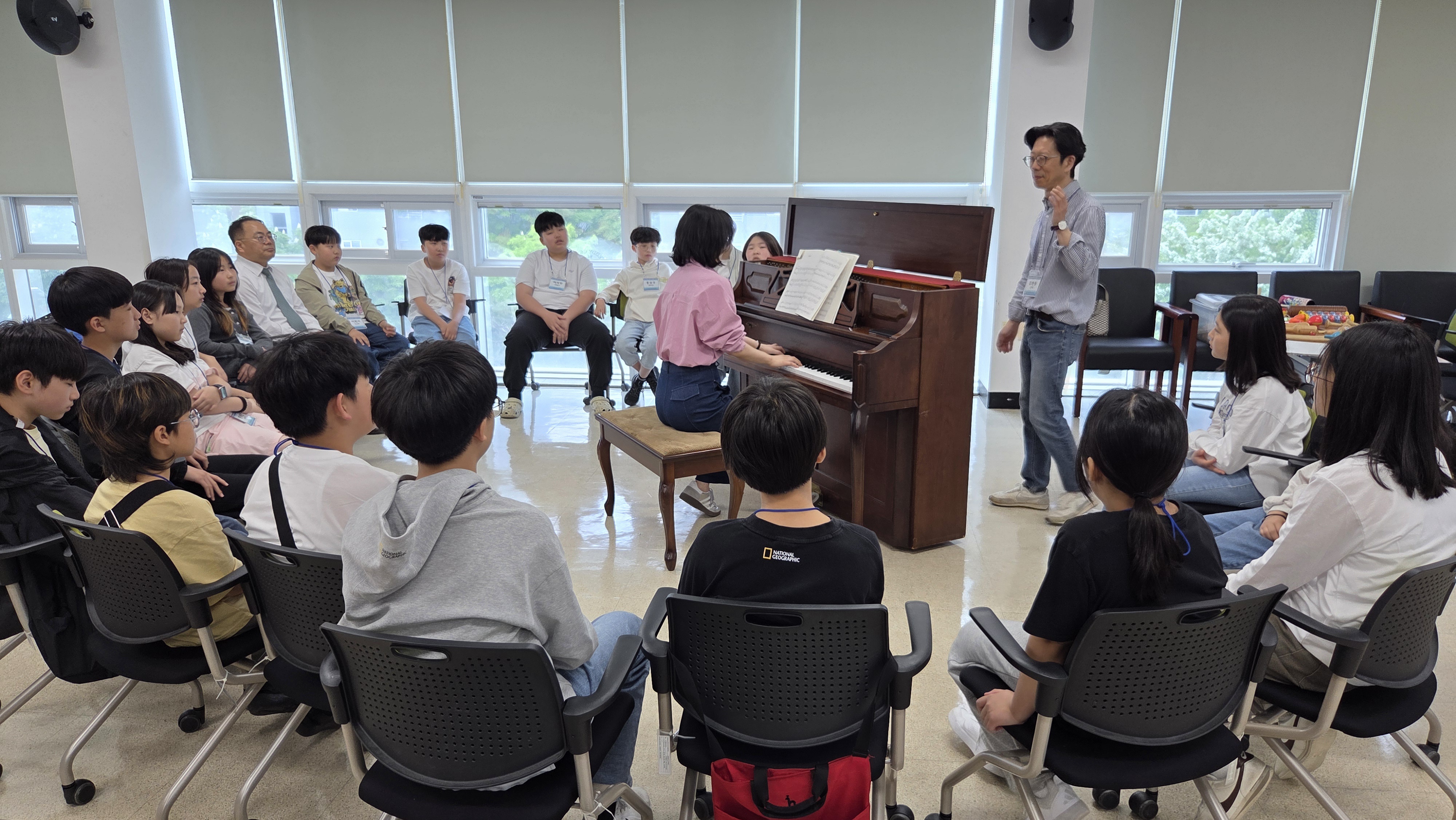 통영교육지원청, ‘피아노·인문학’으로 미래 인재의 감성을 깨우다 - 관련이미지2