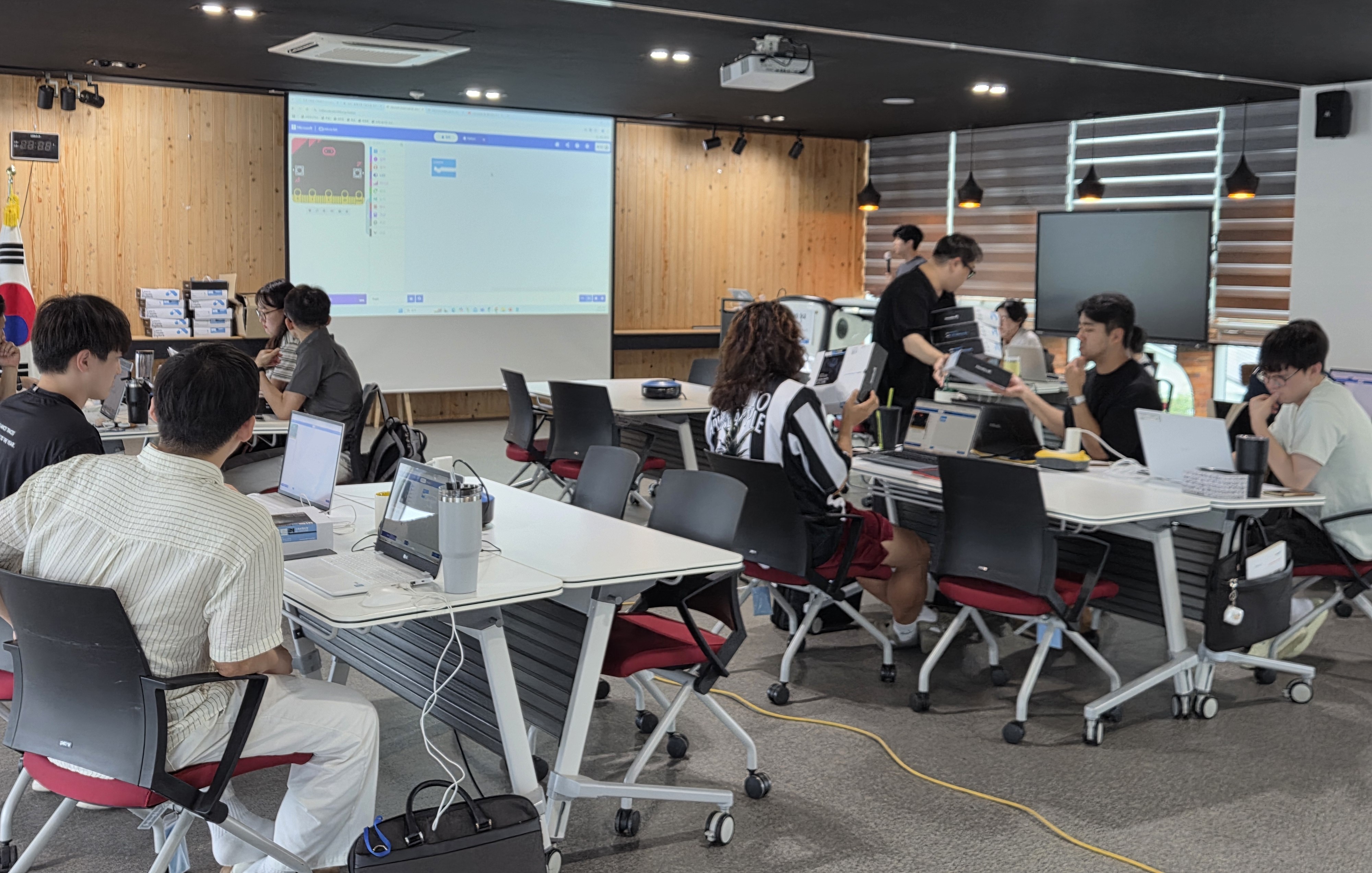 경남과학교육원, 여름방학 직무연수 ‘구슬땀’ - 관련이미지1