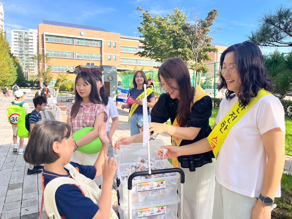 진주 서진초등학교, "마음이 자라는 학교폭력 예방 캠페인" 개최 - 관련이미지4