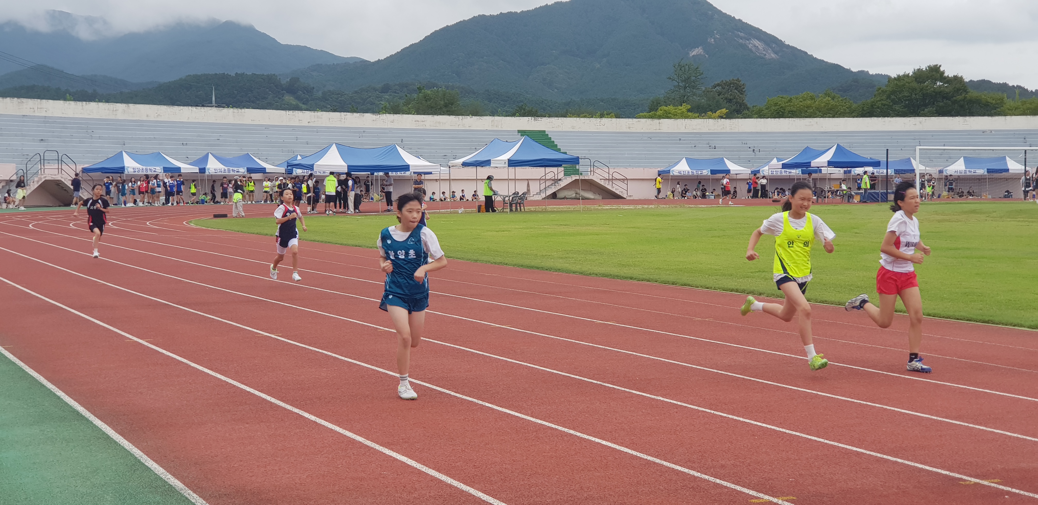 함양교육지원청, 함양교육장배 초·중학생 육상대회 개최 - 관련이미지1