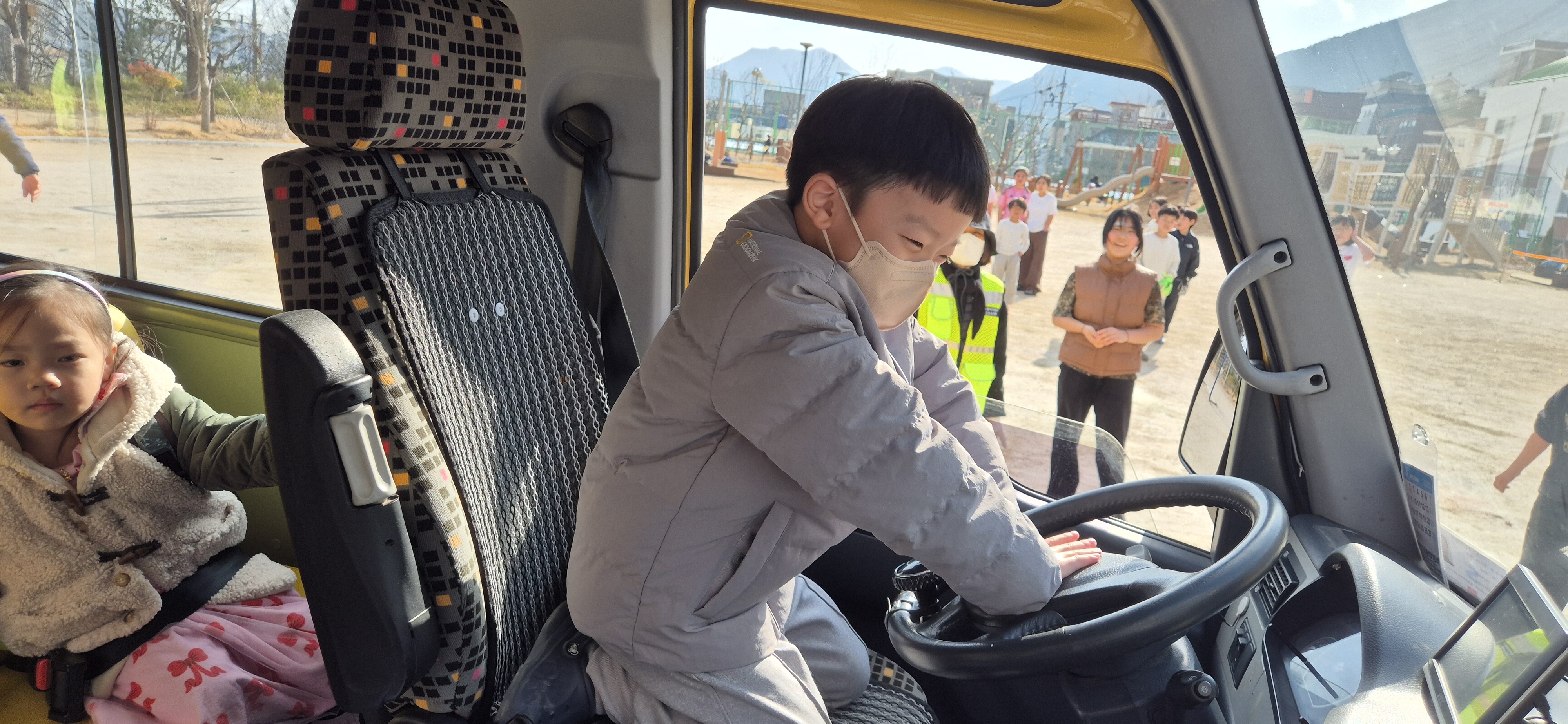 2026. 오봉유치원 신학기 등 ‧  하원 안전교육(도보, 통학버스) - 관련이미지3