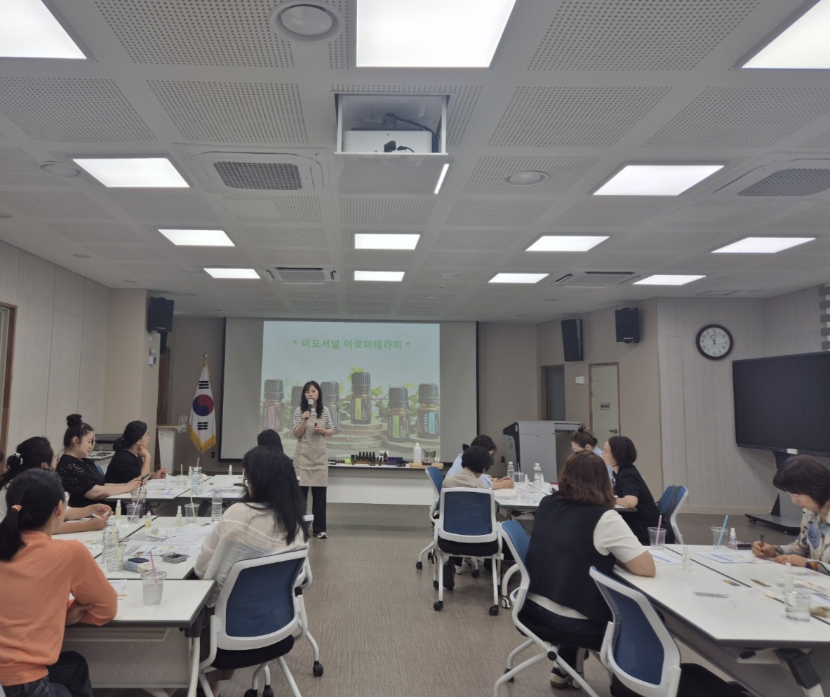 김해교육지원청, “향기 속 특수교육대상학생 진로를 찾다.” - 관련이미지1