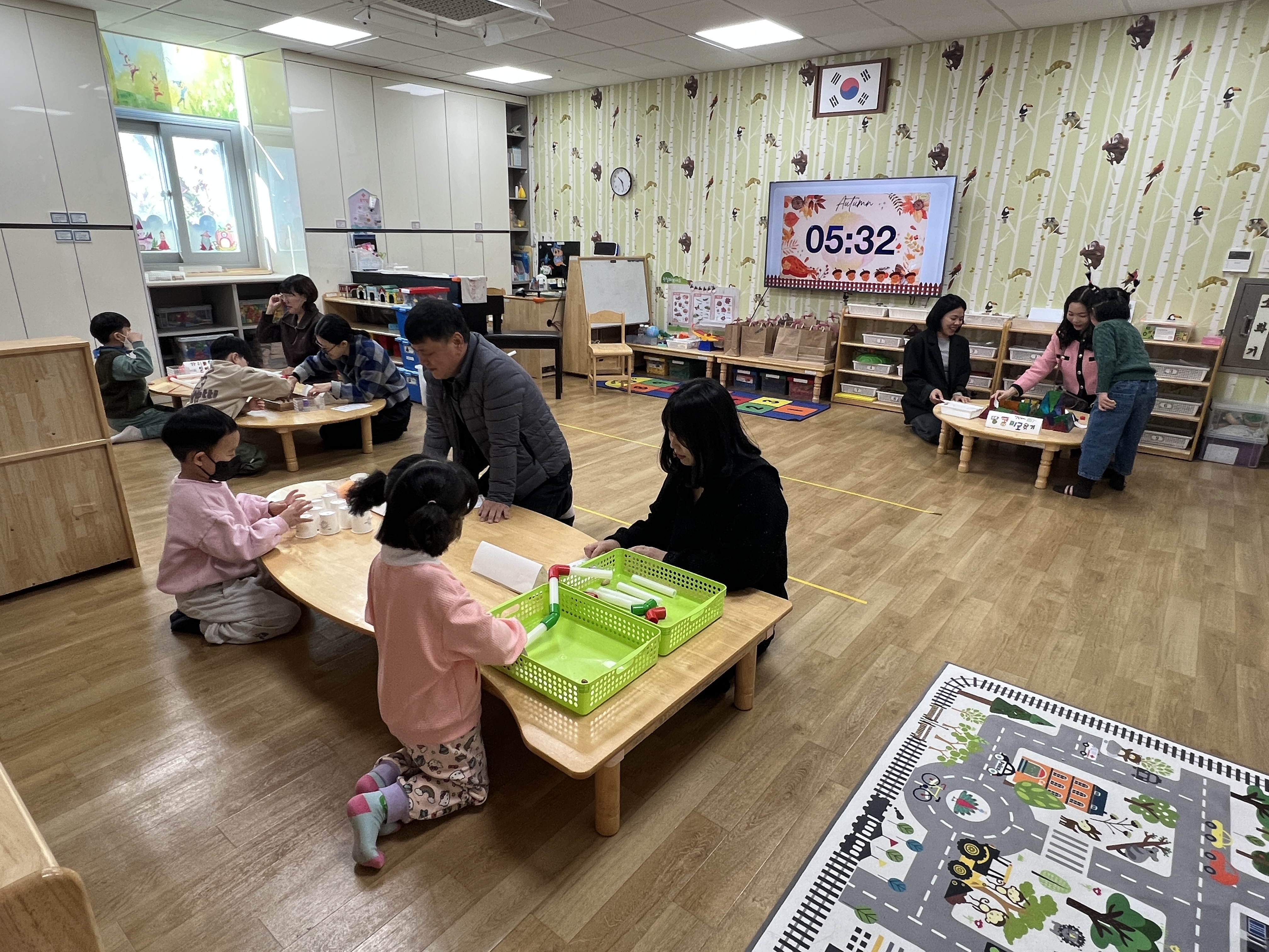 진해냉천초등학교병설유치원, 2학기 학부모 공개수업 ‘가을 열매 빙고 놀이’ 실시 - 관련이미지3