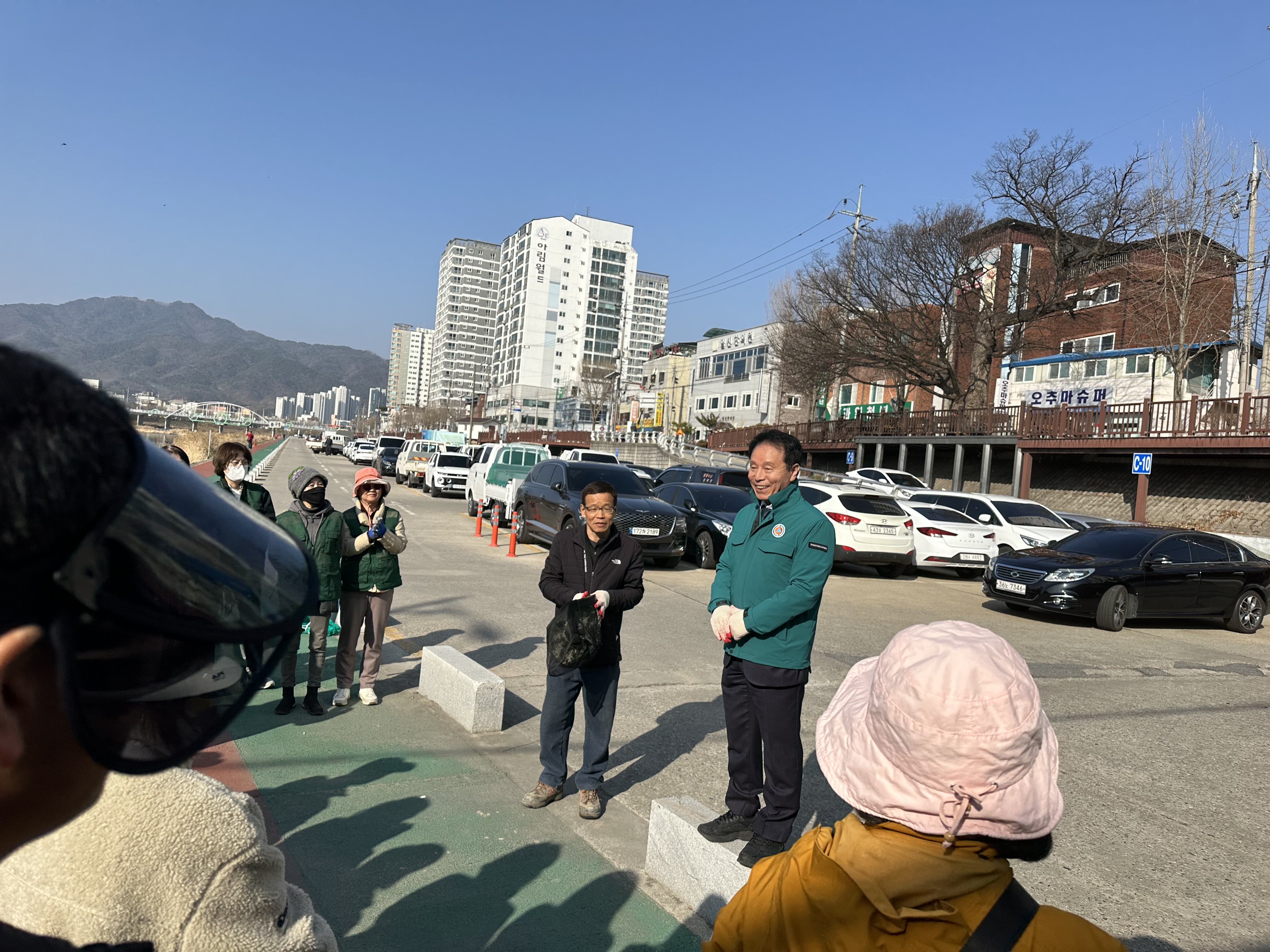 거창교육지원청 교육장, 강변 환경정화활동 격려 - 관련이미지3