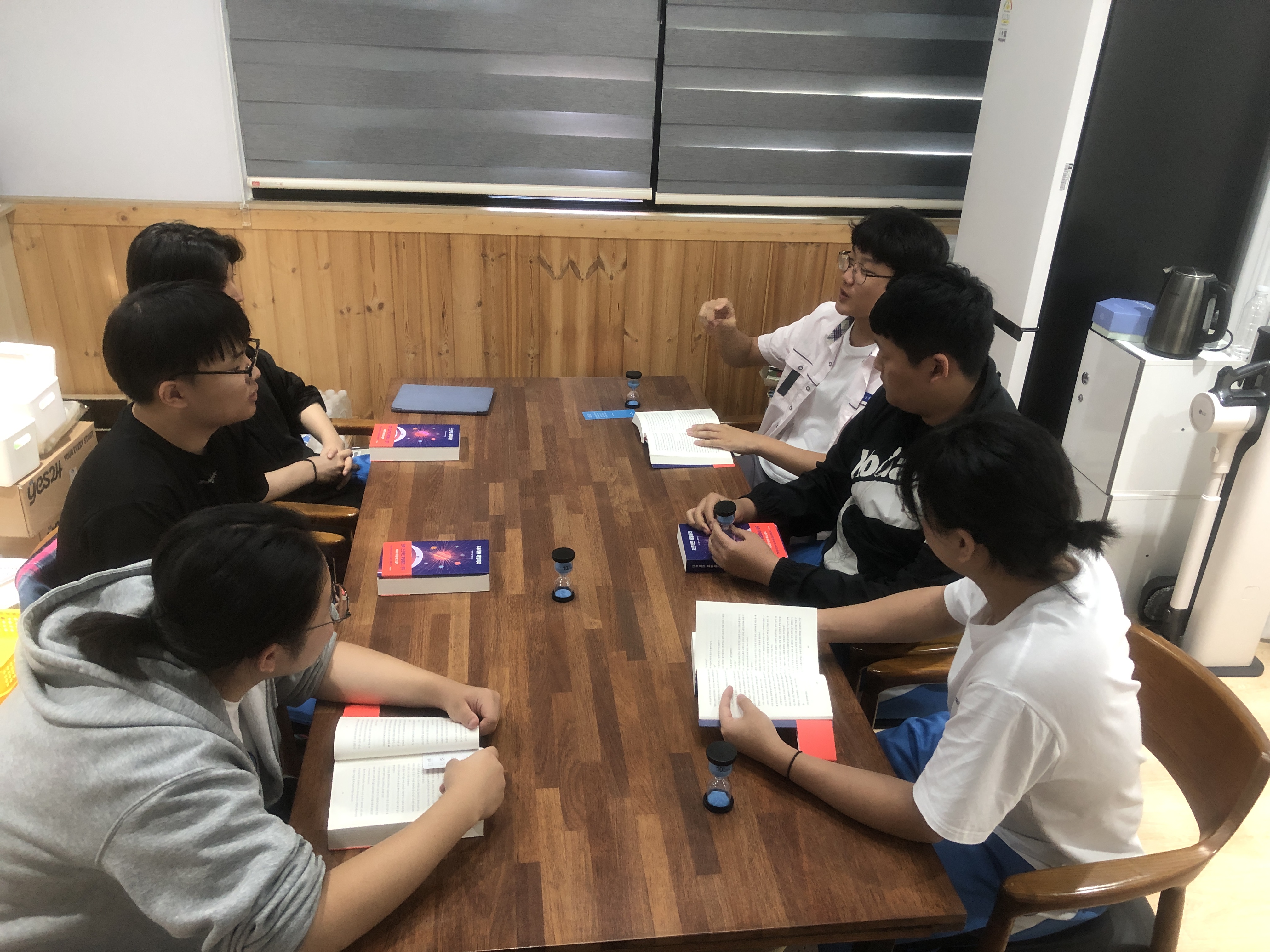 김해고, 학생 맞춤형 독서 프로그램 ‘10분 리딩 런(Reading Run)’, ‘북런클럽’ 운영 - 관련이미지2