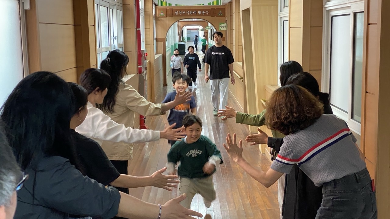 삼천포초등학교 어린이날 행사 사진 (2).jpg