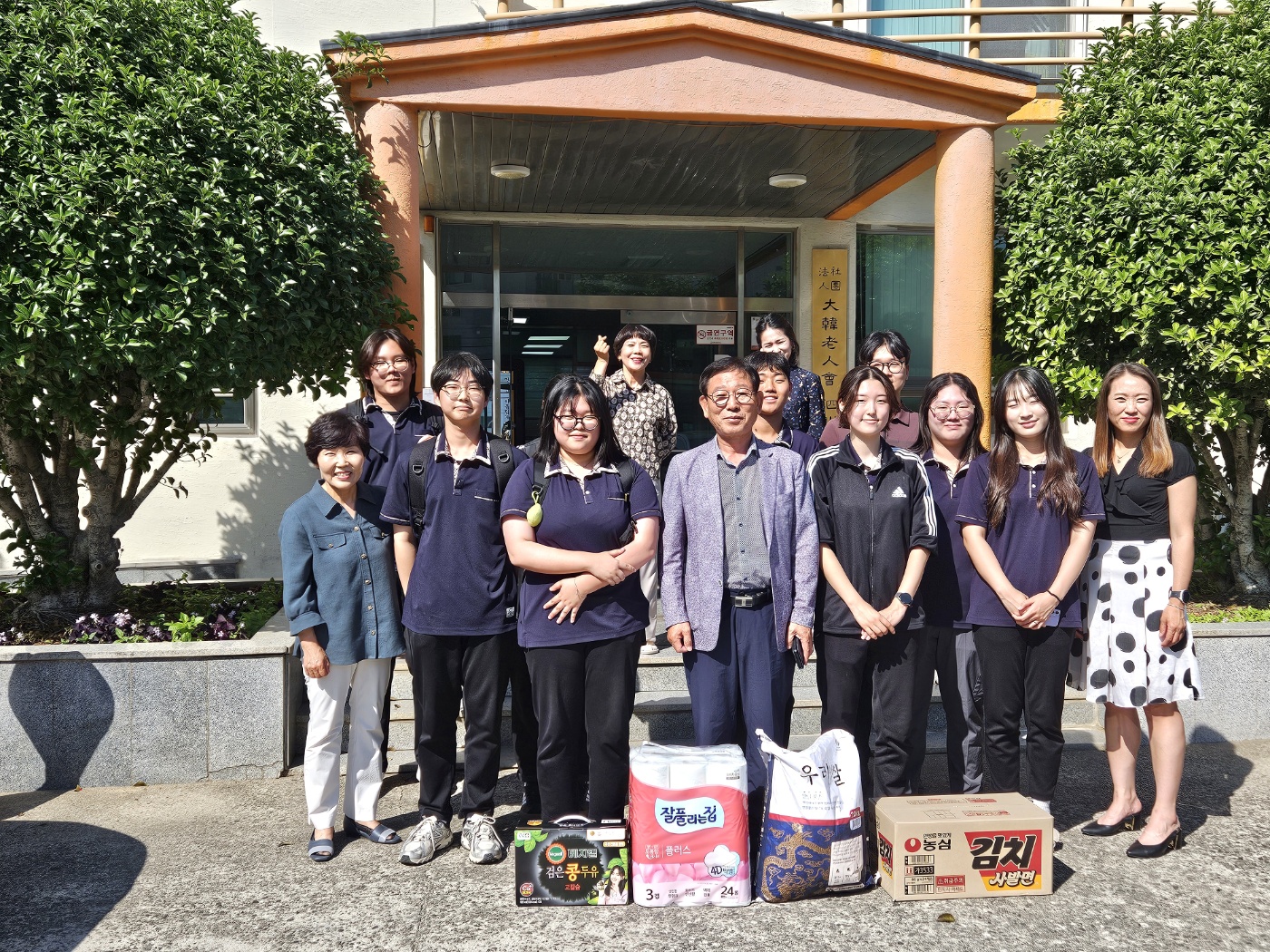 경남자영고, 경남영농학생축제 부스 운영 수익금으로 지역 공동체와 나눔 실천 - 관련이미지1